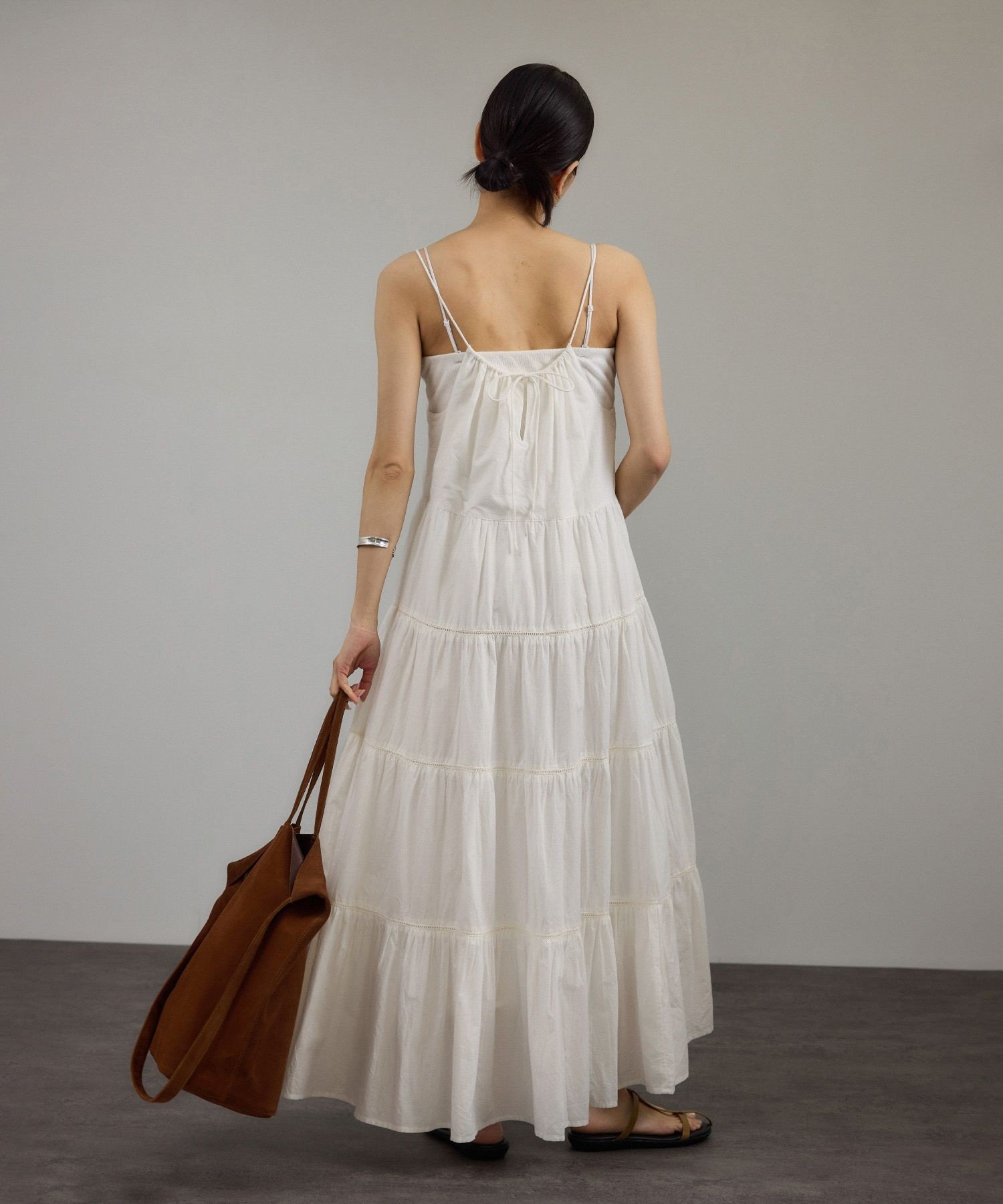 【サロン アダム エ ロペ/SALON adam et rope'】の【WEB限定】ティアードキャミワンピース 洗える インテリア・キッズ・メンズ・レディースファッション・服の通販 founy(ファニー) 　ファッション　Fashion　レディースファッション　Ladies' Fashion Online　ワンピース　Dress　キャミワンピース　No Sleeve Dresses　インナー　Inner　洗える　Washable　キャップ　Cap　サンダル　Sandals　ジャケット　Jacket　スポーティ　Sporty　タンク　Tank　ティアード　Tiered　デニム　Denim　ボトム　Bottom　ポケット　Pocket　ミックス　Mix　リゾート　Resort　リボン　Ribbon　レース　Race　おすすめ　Recommend　夏　Summer　オフホワイト(15)|ID: prp329100004578199 ipo3291000000032604872