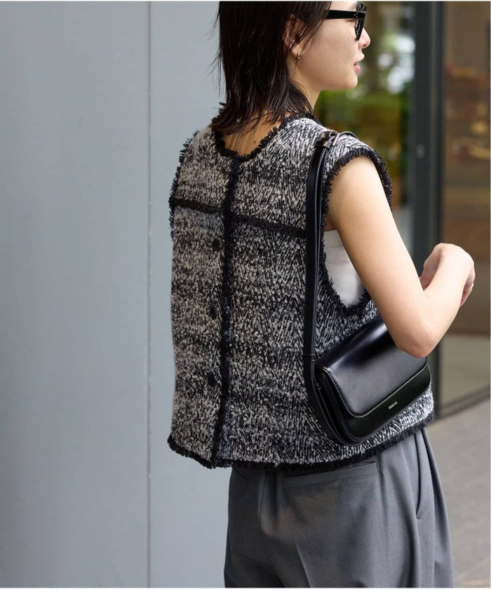 【ジャーナルスタンダード/JOURNAL STANDARD】のヘリンボンツイードベスト インテリア・キッズ・メンズ・レディースファッション・服の通販 founy(ファニー) https://founy.com/ ファッション Fashion レディースファッション Ladies' Fashion Online アウター Coat Outerwear トップス・カットソー Tops/Tshirt ベスト/ジレ Gilets/Vests 2025年 2025 2025-2026秋冬・A/W Aw/Autumn/Winter/Fw/Fall/2025-2026 コンパクト Compact ツイード Tweed ベスト Vest 夏 Summer 秋 Autumn/Fall |ID: prp329100004579386 ipo3291000000032441513