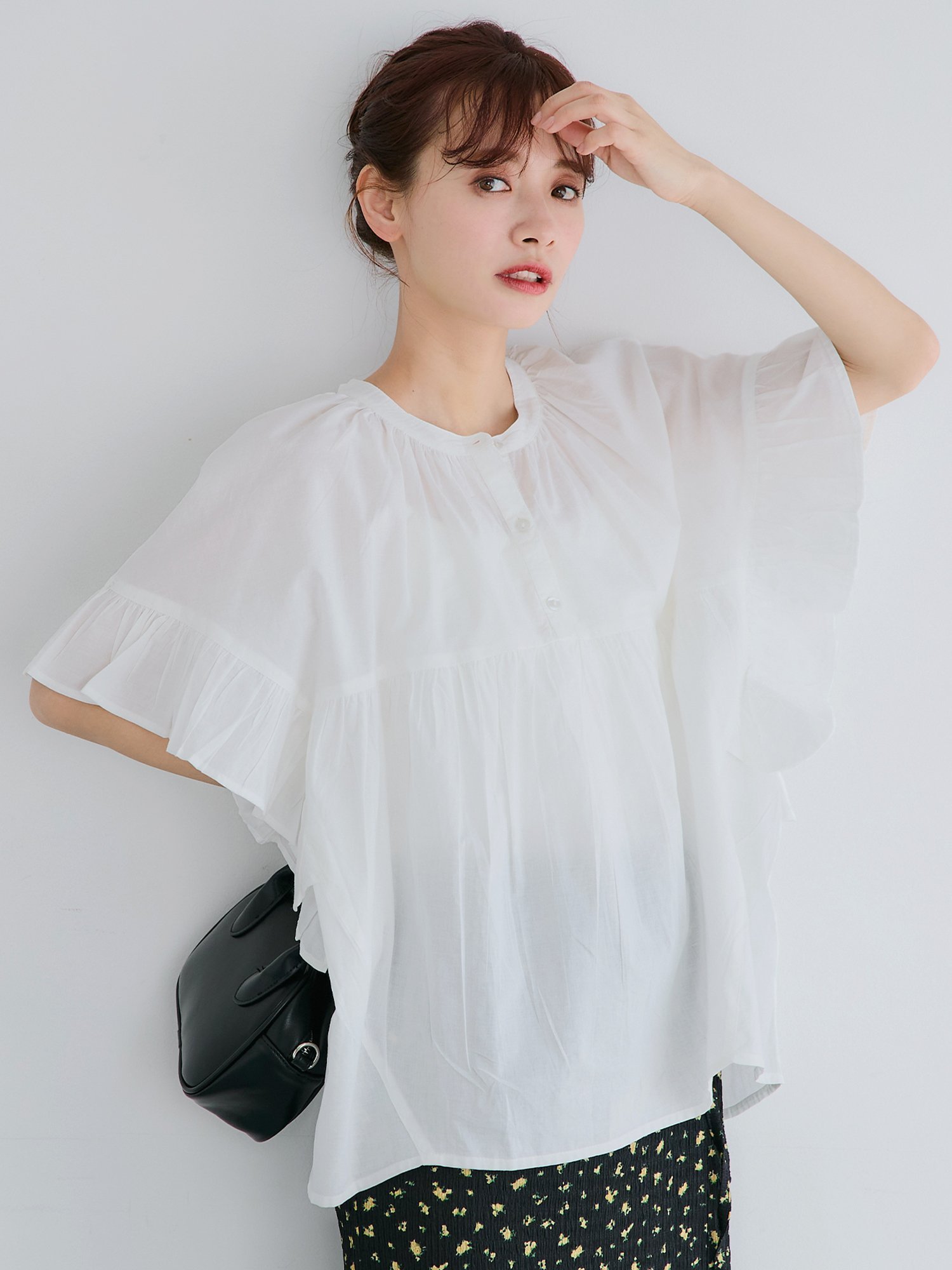 【コカ/COCA】のガーゼ袖フリルブラウス インテリア・キッズ・メンズ・レディースファッション・服の通販 founy(ファニー) 　ファッション　Fashion　レディースファッション　Ladies' Fashion Online　トップス・カットソー　Tops/Tshirt　シャツ/ブラウス　Shirts/Blouses　インド　India　ギャザー　Gather　シンプル　Simple　なめらか　Smooth　フェミニン　Feminine　フリル　Frills　ベーシック　Basic　ボトム　Bottom　ポケット　Pocket　夏　Summer　2025年　2025　2025春夏・S/S　Ss,Spring/Summer,2025　White|ID: prp329100004579613 ipo3291000000032659565