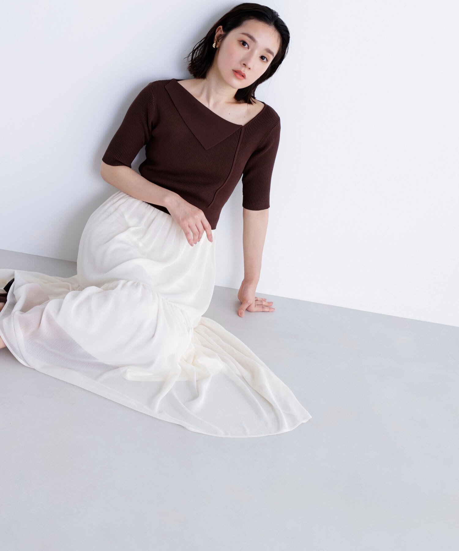 【ナチュラル ビューティー ベーシック/NATURAL BEAUTY BASIC】のアシメカラードッキングワンピース インテリア・キッズ・メンズ・レディースファッション・服の通販 founy(ファニー) 　ファッション　Fashion　レディースファッション　WOMEN　ワンピース　Dress　アシンメトリー　Asymmetry　ティアード　Tiered　ブラウン×オフ2|ID: prp329100004579698 ipo3291000000032445059