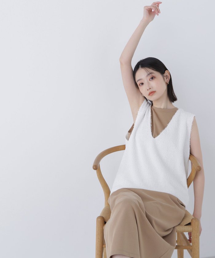 【ナチュラル ビューティー ベーシック/NATURAL BEAUTY BASIC】のVネックニットベスト ナローワンピース インテリア・キッズ・メンズ・レディースファッション・服の通販 founy(ファニー) https://founy.com/ ファッション Fashion レディースファッション WOMEN アウター Coat Outerwear カットソー Cut And Sew シンプル Simple ベスト Vest ベーシック Basic 羽織 Haori |ID: prp329100004579705 ipo3291000000032445124