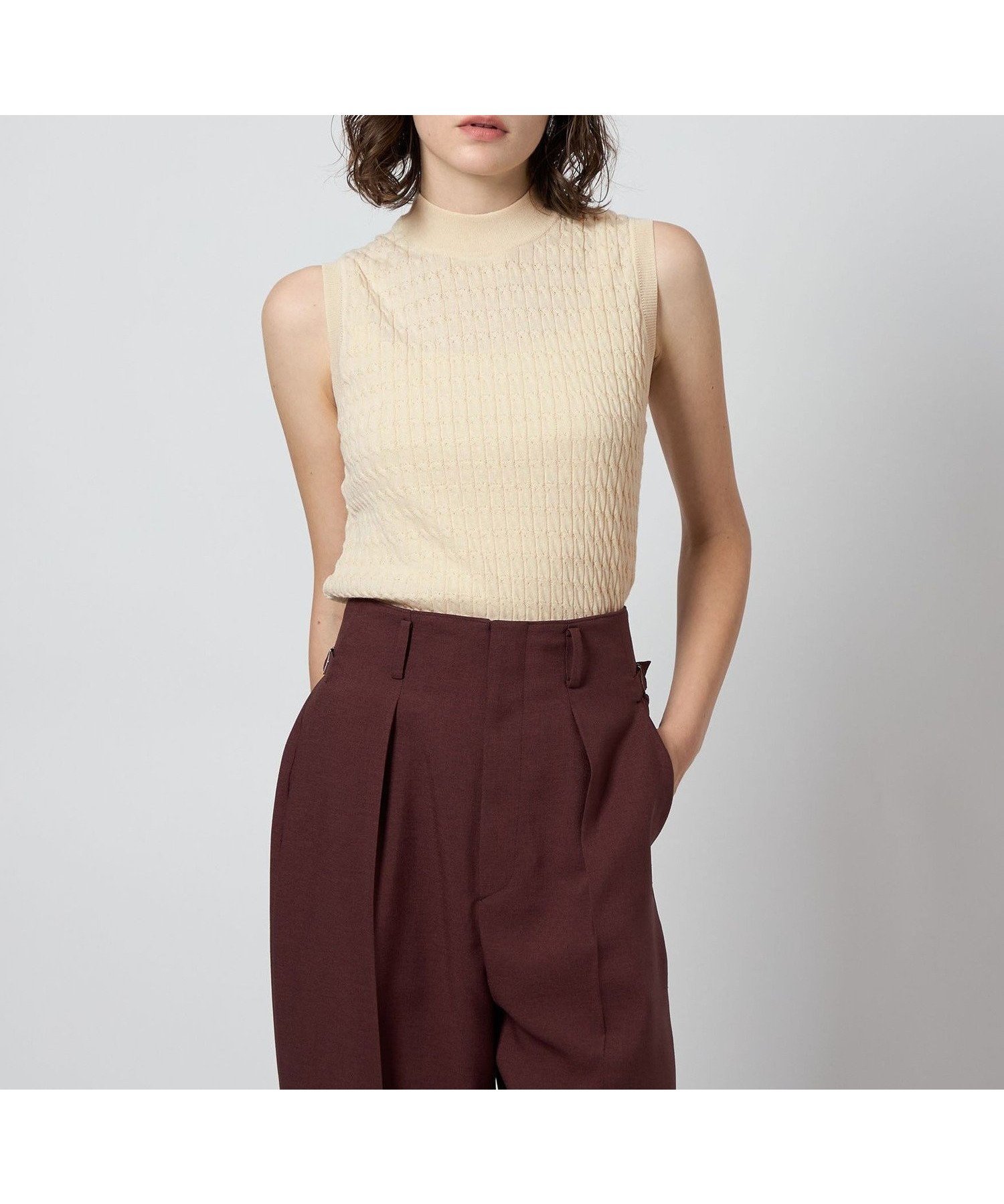 【ビューティ&ユース ユナイテッドアローズ/BEAUTY&YOUTH / UNITED ARROWS】のSteven Alan ケーブル ハイネック ノースリーブ ニット インテリア・キッズ・メンズ・レディースファッション・服の通販 founy(ファニー) 　ファッション　Fashion　レディースファッション　Fashion for Women　トップス・カットソー　Cut & Sew Tops　ニット　Knit Tops & Sweaters　キャミソール&ノースリーブ　Camisoles & Sleeveless Tops　おすすめ　Recommended / Our Picks　インナー　Innerwear　クラシカル　Classical, Vintage-Inspired　ジャケット　Jacket, Outerwear　ノースリーブ　Sleeveless, No-Sleeve　ハイネック　High Neck, Mock Neck　エレガント 上品　Elegant　夏　Summer　春　Spring　S/S・春夏　SS, Spring/Summer, Warm Season　OFF WHITE|ID: prp329100004579762 ipo3291000000033248929