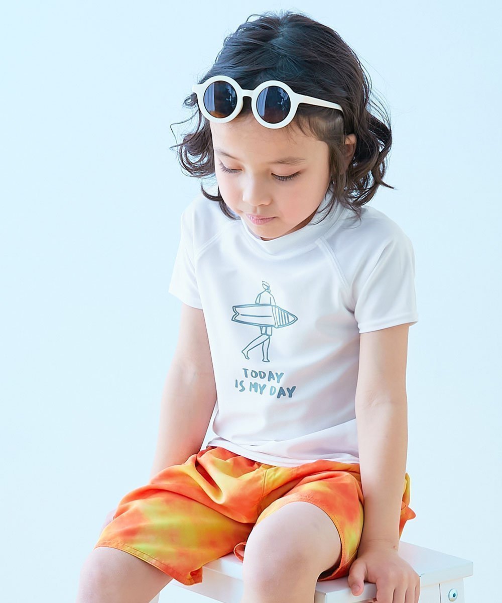 【デビロック/devirock / KIDS】のUVカット Tシャツ型 半袖ラッシュガード 半袖ラッシュガード 水着 インテリア・キッズ・メンズ・レディースファッション・服の通販 founy(ファニー) 　ファッション　Fashion　キッズファッション　Fashion for Kids　ストレッチ　Stretch, Stretchy Fabric　タオル　Towel, Bath Towel　フィット　Fit, Slim Fit　プリント　Print, Printed Pattern　半袖　Short Sleeve, Half Sleeve　水着　Swimsuit, Swimwear　おすすめ　Recommended / Our Picks　夏　Summer　011-ヒト2-ホワイト|ID: prp329100004579788 ipo3291000000032783018