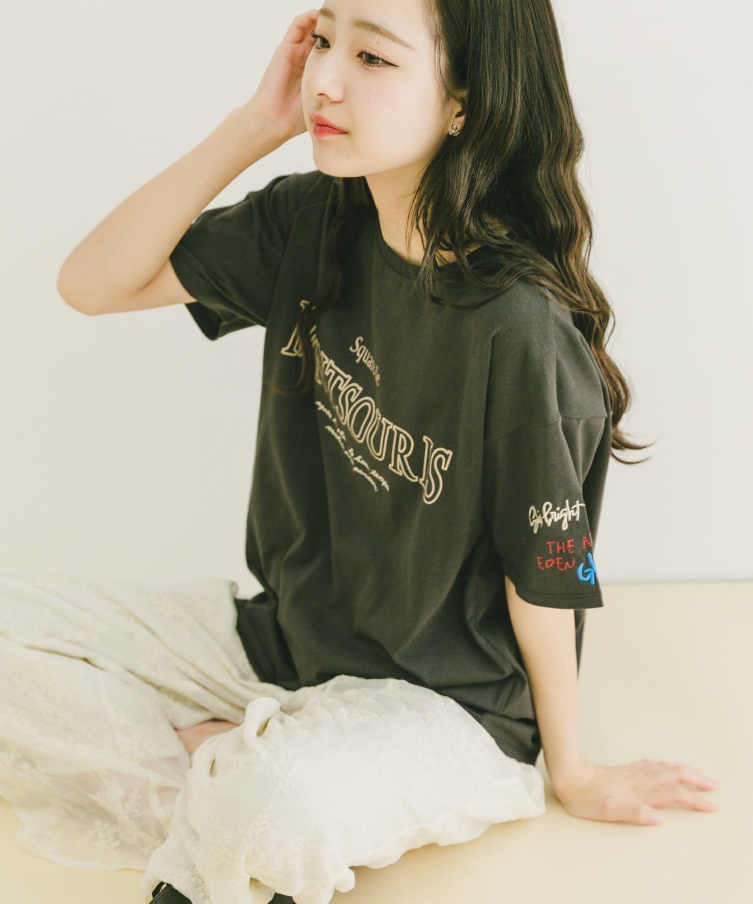 【アイテムズアーバンリサーチ/ITEMS URBAN RESEARCH】のロゴ刺繍半袖Tシャツ インテリア・キッズ・メンズ・レディースファッション・服の通販 founy(ファニー) 　ファッション　Fashion　レディースファッション　Fashion for Women　トップス・カットソー　Cut & Sew Tops　シャツ・ブラウス・オフィスカジュアル　Elegant Blouses & Button-Ups　ロングTシャツ・Tシャツ　Longline T-Shirts & Tees　2025年　2025　2025春夏・S/S　Spring/Summer 2025 SS25　シンプル　Simple, Minimal　デニム　Denim, Jeans Material　リラックス　Relax, Relaxed Fit　ワイド　Wide, Wide Fit　半袖　Short Sleeve, Half Sleeve　夏　Summer　S/S・春夏　SS, Spring/Summer, Warm Season　CHA|ID: prp329100004580069 ipo3291000000033596298