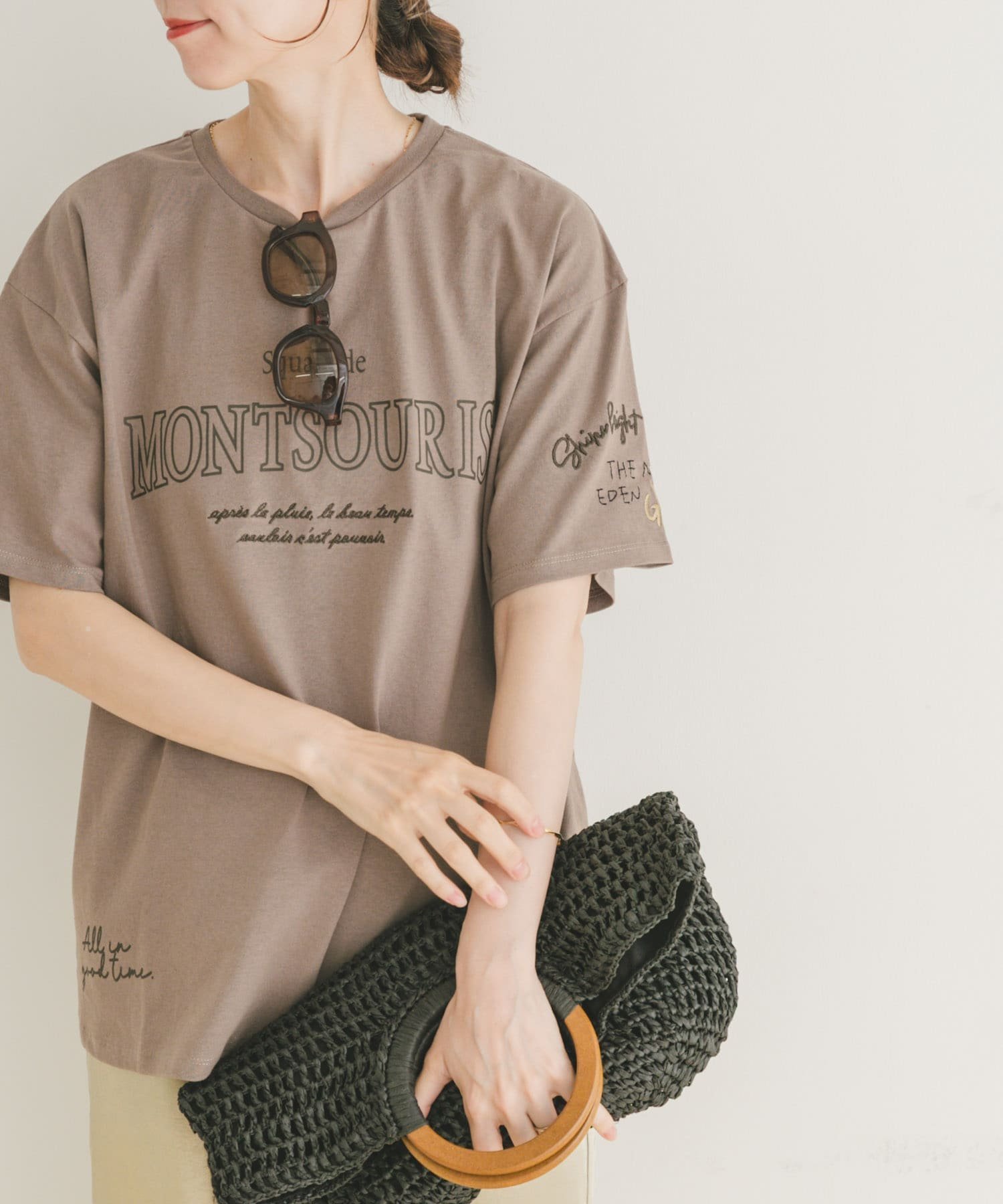 【アイテムズアーバンリサーチ/ITEMS URBAN RESEARCH】のロゴ刺繍半袖Tシャツ インテリア・キッズ・メンズ・レディースファッション・服の通販 founy(ファニー) 　ファッション　Fashion　レディースファッション　Fashion for Women　トップス・カットソー　Cut & Sew Tops　シャツ・ブラウス・オフィスカジュアル　Elegant Blouses & Button-Ups　ロングTシャツ・Tシャツ　Longline T-Shirts & Tees　2025年　2025　2025春夏・S/S　Spring/Summer 2025 SS25　シンプル　Simple, Minimal　デニム　Denim, Jeans Material　リラックス　Relax, Relaxed Fit　ワイド　Wide, Wide Fit　半袖　Short Sleeve, Half Sleeve　夏　Summer　S/S・春夏　SS, Spring/Summer, Warm Season　MOC|ID: prp329100004580069 ipo3291000000033596299