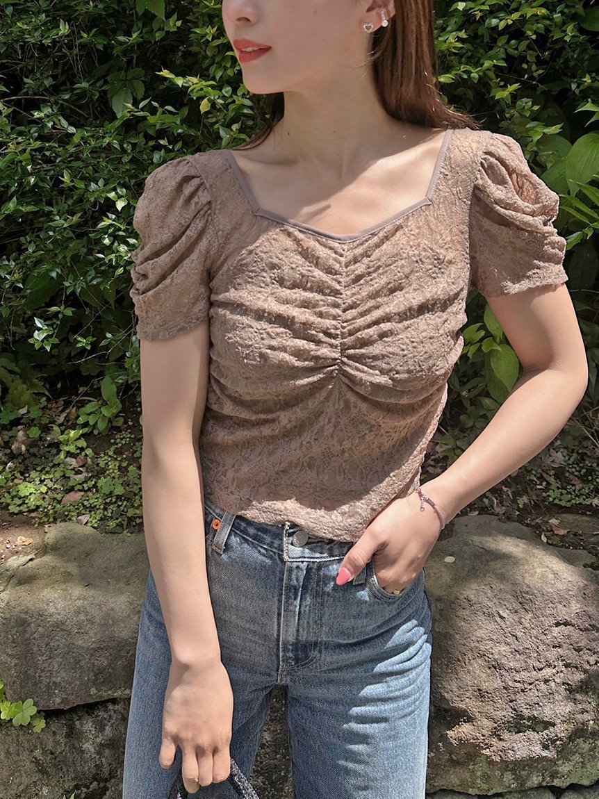 【スナイデル/SNIDEL】のレースカットソー インテリア・キッズ・メンズ・レディースファッション・服の通販 founy(ファニー) 　ファッション　Fashion　レディースファッション　WOMEN　トップス・カットソー　Tops/Tshirt　カットソー　Cut and Sewn　おすすめ　Recommend　インナー　Inner　ギャザー　Gather　ジャケット　Jacket　ストレッチ　Stretch　ストレート　Straight　スリーブ　Sleeve　トレンド　Trend　フィット　Fit　フロント　Front　レース　Race　エレガント 上品　Elegant　BRW[058]|ID: prp329100004580122 ipo3291000000032484025