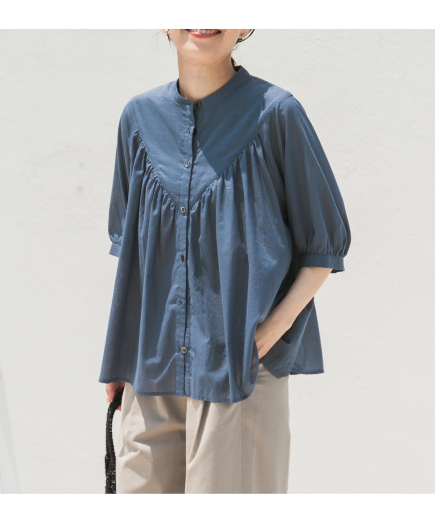 【アーバンリサーチ ドアーズ/URBAN RESEARCH DOORS】のコットンボイルV切替ギャザーブラウス インテリア・キッズ・メンズ・レディースファッション・服の通販 founy(ファニー) 　ファッション　Fashion　レディースファッション　Fashion for Women　トップス・カットソー　Cut & Sew Tops　シャツ・ブラウス・オフィスカジュアル　Elegant Blouses & Button-Ups　ウェーブ　Wavy Pattern　ギャザー　Gathered, Ruffled　切替　Switching, Contrast Panel　デニム　Denim, Jeans Material　冬　Winter / This Winter　S/S・春夏　SS, Spring/Summer, Warm Season　夏　Summer　2025年　2025　2025春夏・S/S　Spring/Summer 2025 SS25　BLUE|ID: prp329100004580123 ipo3291000000033396797