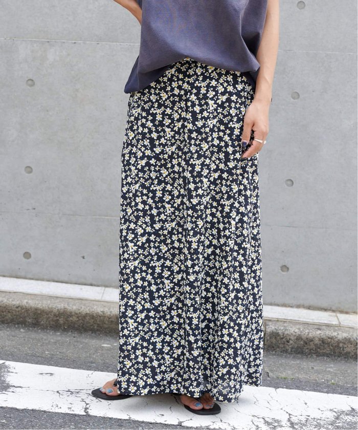 【その他のブランド/Other】のフラワープリントロングスカート インテリア・キッズ・メンズ・レディースファッション・服の通販 founy(ファニー) https://founy.com/ ファッション Fashion レディースファッション Ladies' Fashion Online スカート Skirt ロングスカート Long Skirt スウェット Sweat デニム Denim ロング Long エレガント 上品 Elegant |ID: prp329100004580724 ipo3291000000032677865