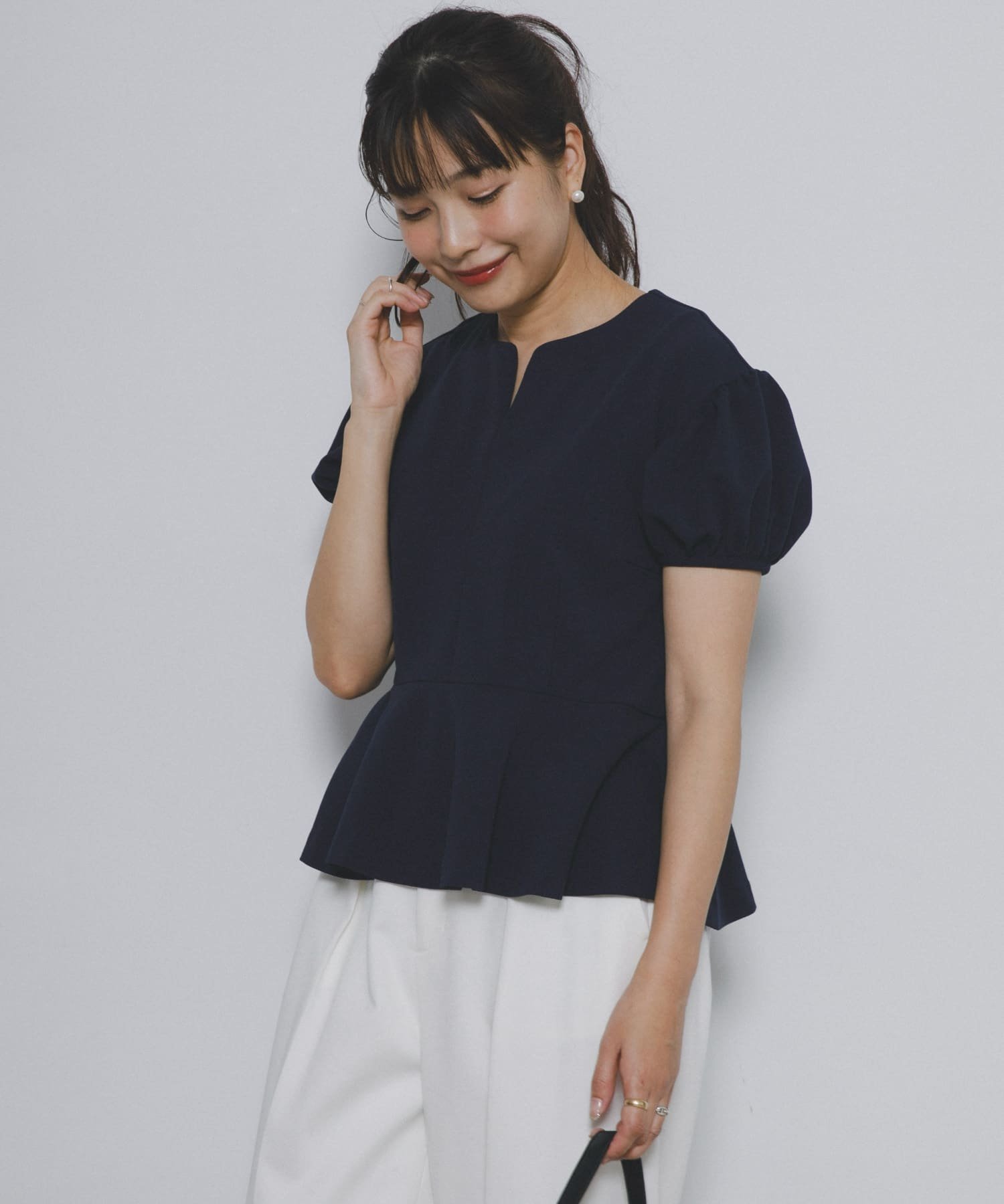 【アーバンリサーチ ロッソ/URBAN RESEARCH ROSSO】のF by ROSSO ミニパフカットソーブラウス インテリア・キッズ・メンズ・レディースファッション・服の通販 founy(ファニー) 　ファッション　Fashion　レディースファッション　Ladies' Fashion Online　トップス・カットソー　Tops/Tshirt　シャツ/ブラウス　Shirts/Blouses　カットソー　Cut and Sewn　2025年　2025　2025春夏・S/S　Ss,Spring/Summer,2025　おすすめ　Recommend　シンプル　Simple　ストレッチ　Stretch　ネックレス　Necklace　ペプラム　Peplum　夏　Summer　S/S・春夏　Ss・Spring/Summer　NAVY|ID: prp329100004581042 ipo3291000000032609839