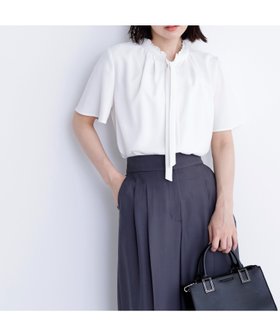 【ナチュラル ビューティー ベーシック/NATURAL BEAUTY BASIC】のフリルネックナローボウタイブラウス 人気、トレンドファッション・服の通販 founy(ファニー) ファッション Fashion レディースファッション Fashion for Women トップス・カットソー Cut & Sew Tops シャツ・ブラウス・オフィスカジュアル Elegant Blouses & Button-Ups おすすめ Recommended / Our Picks とろみ Fluid, Flowy Fabric ジャケット Jacket, Outerwear ジョーゼット Georgette, Semi-Sheer Fabric スタイリッシュ Stylish, Fashionable スリーブ Sleeve, Long Sleeve / Short Sleeve フリル Frill, Ruffle フレア Flare, Flared フロント Front, Front Design リボン Ribbon, Bow エレガント 上品 Elegant |ID:prp329100004581222