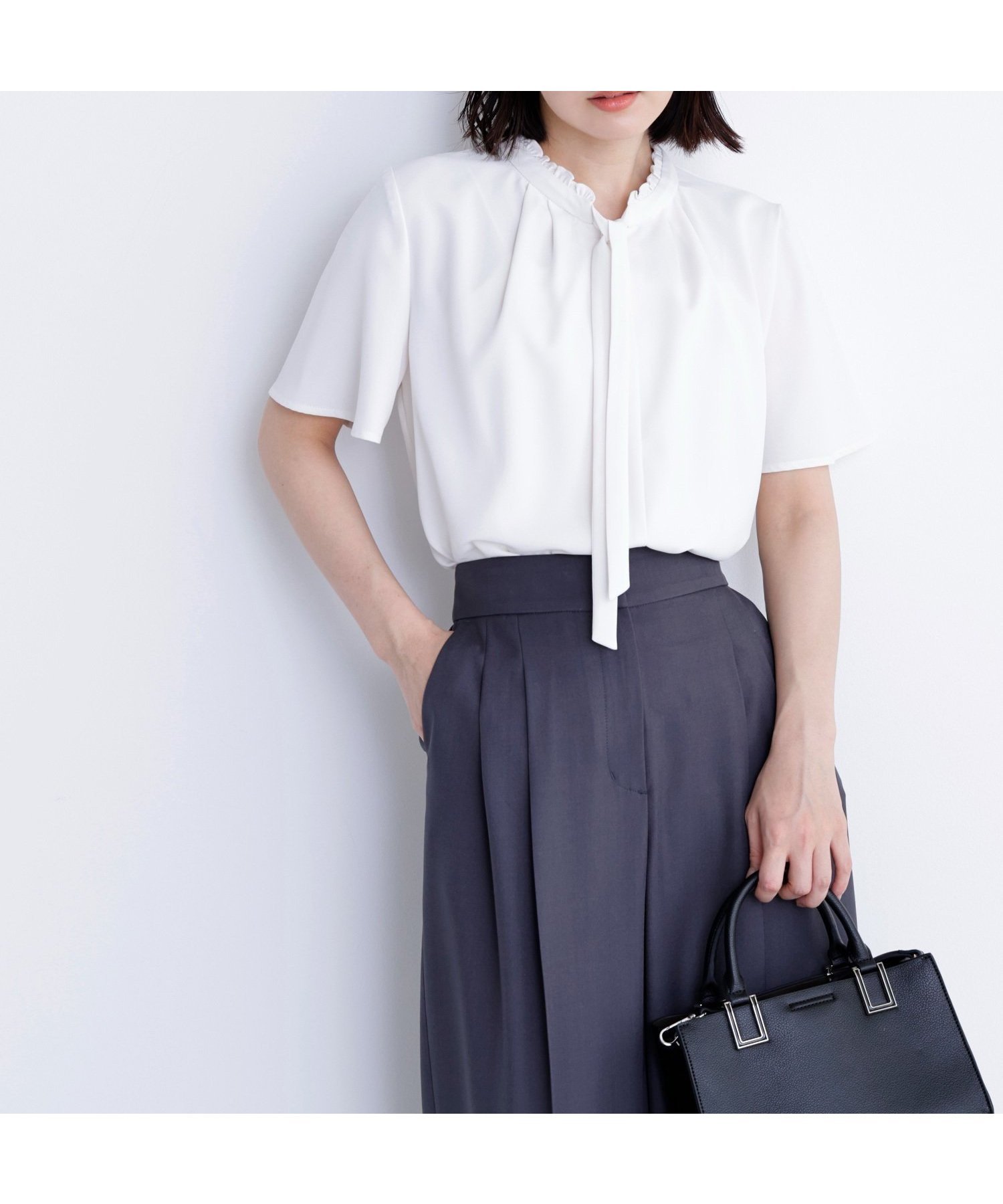 【ナチュラル ビューティー ベーシック/NATURAL BEAUTY BASIC】のフリルネックナローボウタイブラウス 人気、トレンドファッション・服の通販 founy(ファニー) 　ファッション　Fashion　レディースファッション　Fashion for Women　トップス・カットソー　Cut & Sew Tops　シャツ・ブラウス・オフィスカジュアル　Elegant Blouses & Button-Ups　おすすめ　Recommended / Our Picks　とろみ　Fluid, Flowy Fabric　ジャケット　Jacket, Outerwear　ジョーゼット　Georgette, Semi-Sheer Fabric　スタイリッシュ　Stylish, Fashionable　スリーブ　Sleeve, Long Sleeve / Short Sleeve　フリル　Frill, Ruffle　フレア　Flare, Flared　フロント　Front, Front Design　リボン　Ribbon, Bow　エレガント 上品　Elegant　 other-1|ID: prp329100004581222 ipo3291000000033627512