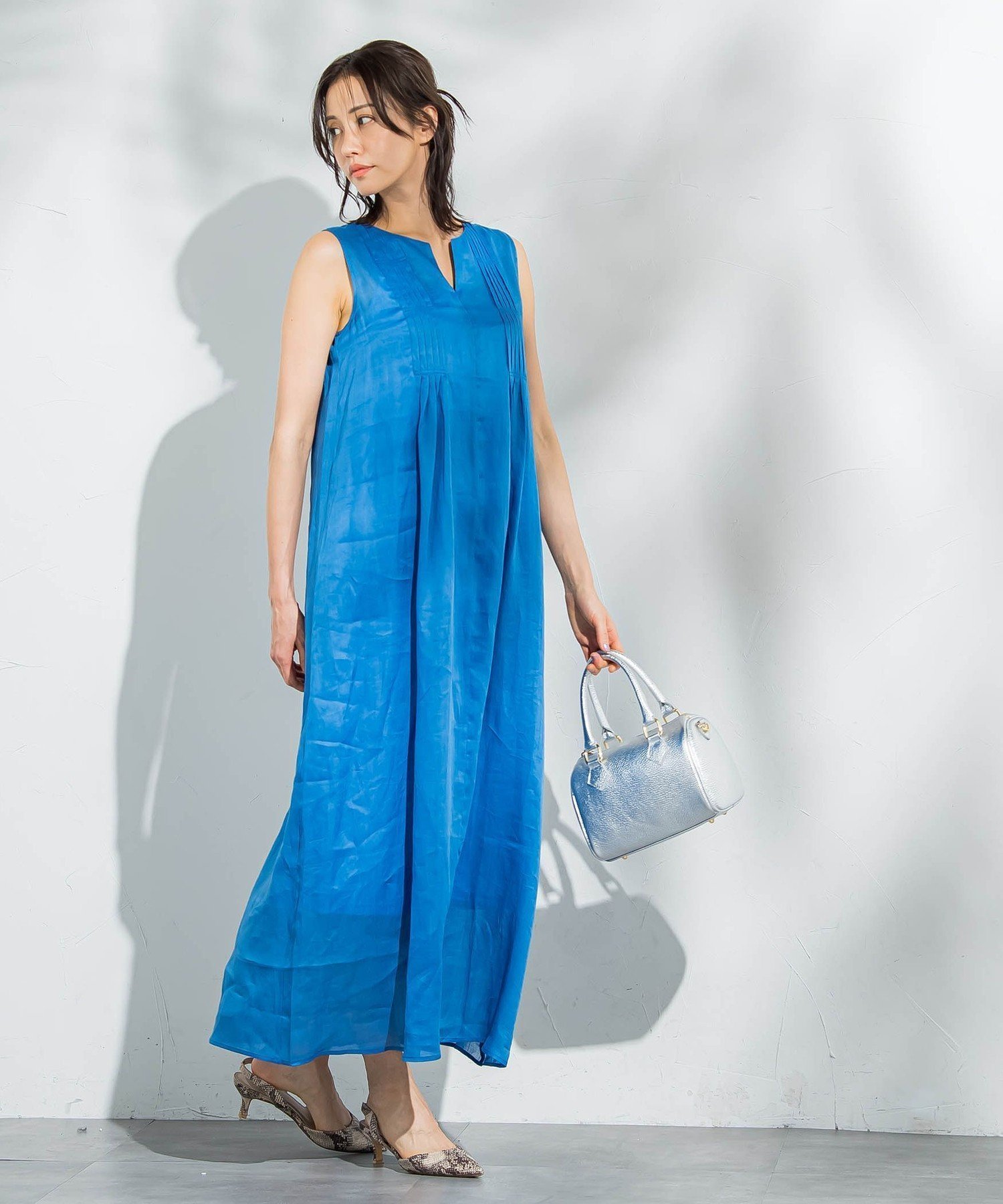 【ロートレ アモン/LAUTRE AMONT】の【WEB限定】ラミーノースリーブワンピース≪洗濯機で洗える≫ インテリア・キッズ・メンズ・レディースファッション・服の通販 founy(ファニー) 　ファッション　Fashion　レディースファッション　Fashion for Women　ワンピース　Dresses　アンダー　Underwear Essentials　洗える　Machine Washable　ジャケット　Jacket, Outerwear　スリット　Slit, Slit Detail　ドレス　Dress, One-Piece　定番　Standard, Basic Item　リネン　Linen, Linen Fabric　ブルー|ID: prp329100004581248 ipo3291000000032751882