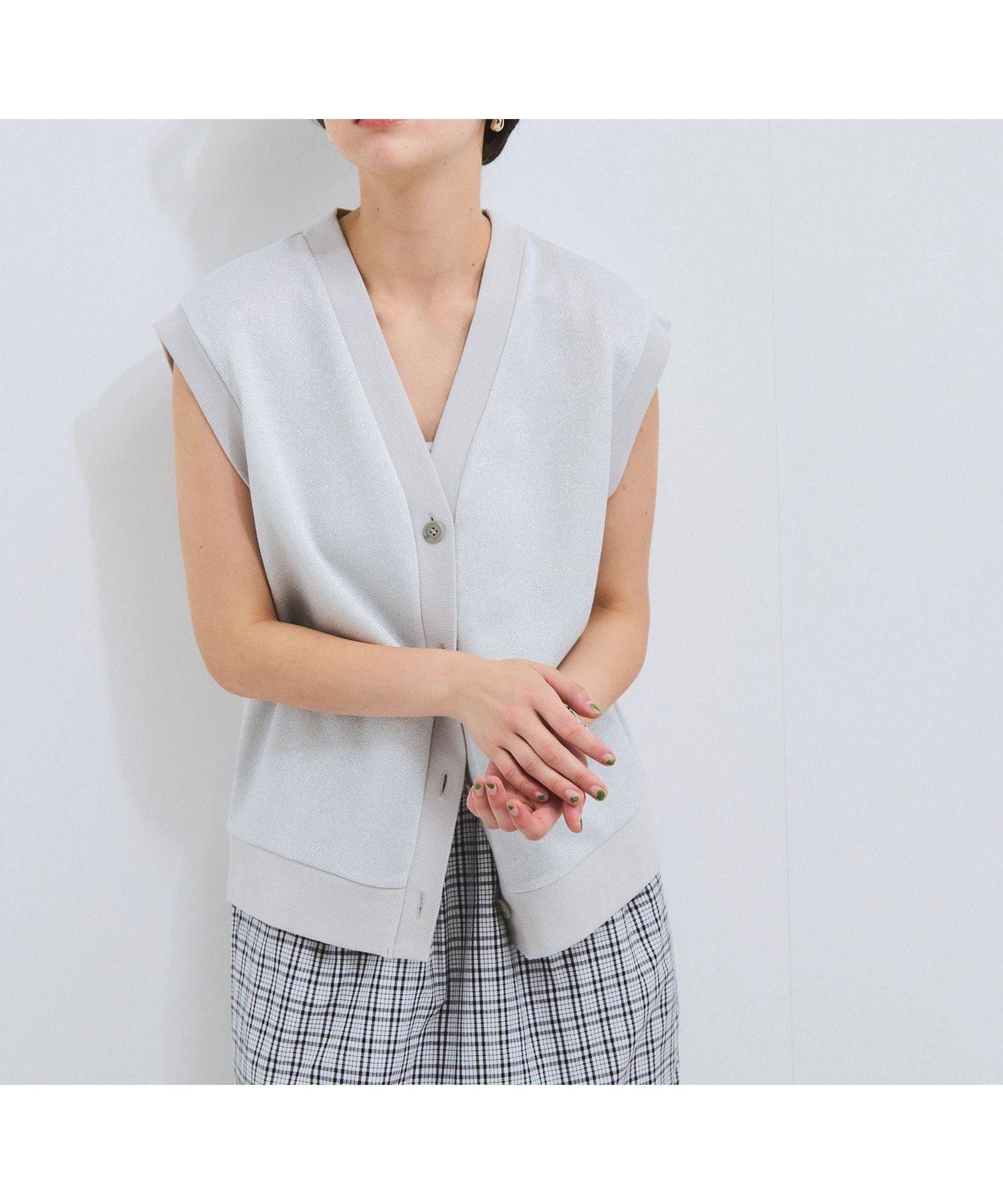 【ビッキー/VICKY】のラメ裏毛マエアキベスト≪手洗い可能≫ 人気、トレンドファッション・服の通販 founy(ファニー) 　ファッション　Fashion　レディースファッション　Ladies' Fashion Online　アウター　Coat Outerwear　トップス・カットソー　Tops/Tshirt　ベスト/ジレ　Gilets/Vests　おすすめ　Recommend　コンパクト　Compact　トレンド　Trend　フォルム　Form　ベスト　Vest　ポケット　Pocket　今季　This Season　羽織　Haori　 other-1|ID: prp329100004581255 ipo3291000000032564175