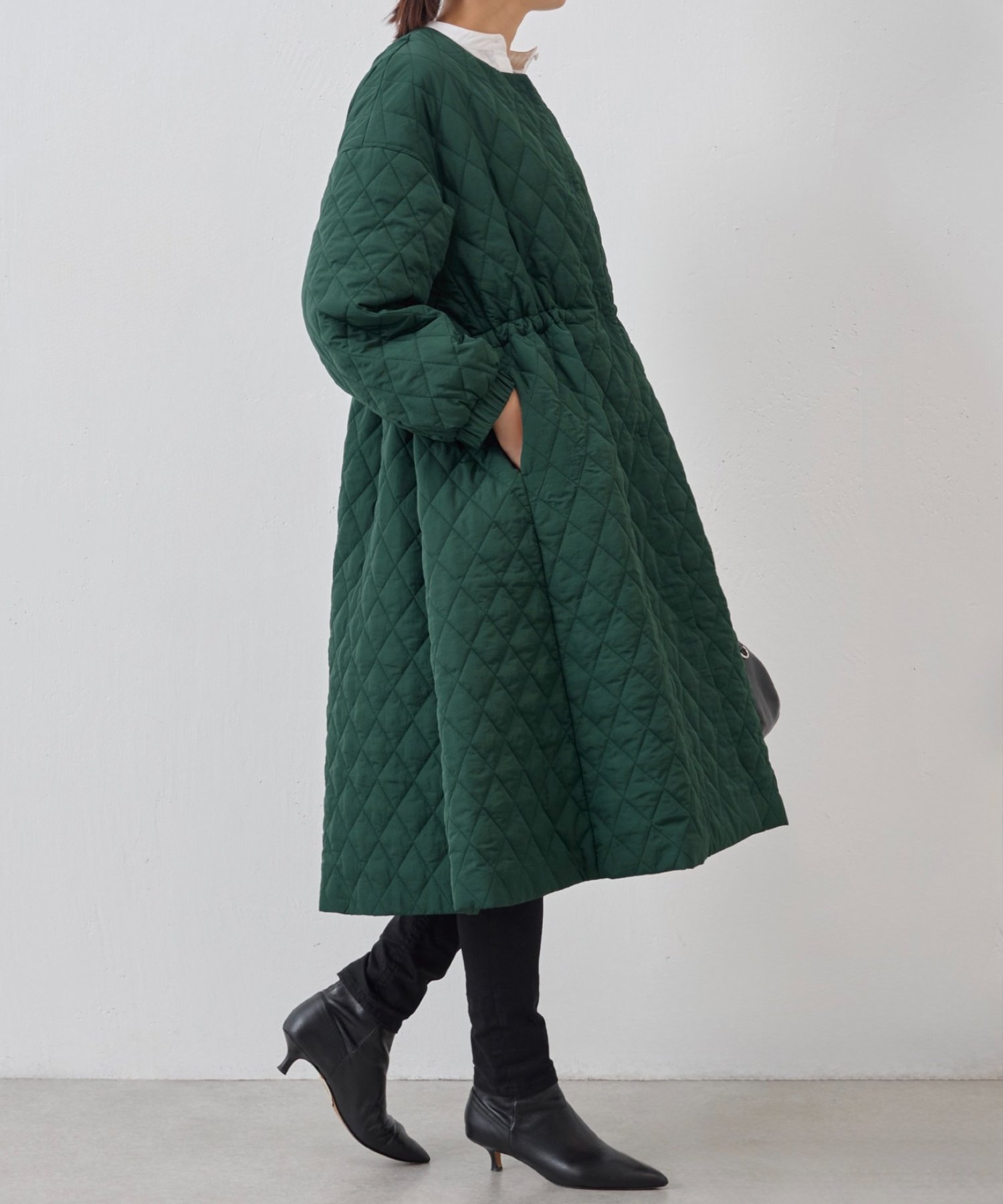 【ビアズリー/BEARDSLEY】の袖バルーンキルトコート インテリア・キッズ・メンズ・レディースファッション・服の通販 founy(ファニー) ファッション Fashion レディースファッション Fashion for Women アウター Coat / Outerwear Collection コート・ロングコート・ピーコート Long Coats, Peacoats & More キルティング Quilted, Quilting キルト Quilt, Quilted Fabric ストール Stole, Wrap バルーン Balloon, Balloon Silhouette ポケット Pocket, Pocket Detail ロング Long, Long-Length 再入荷 Restock / Back in Stock グリーン|ID: prp329100004581273 ipo3291000000034802435