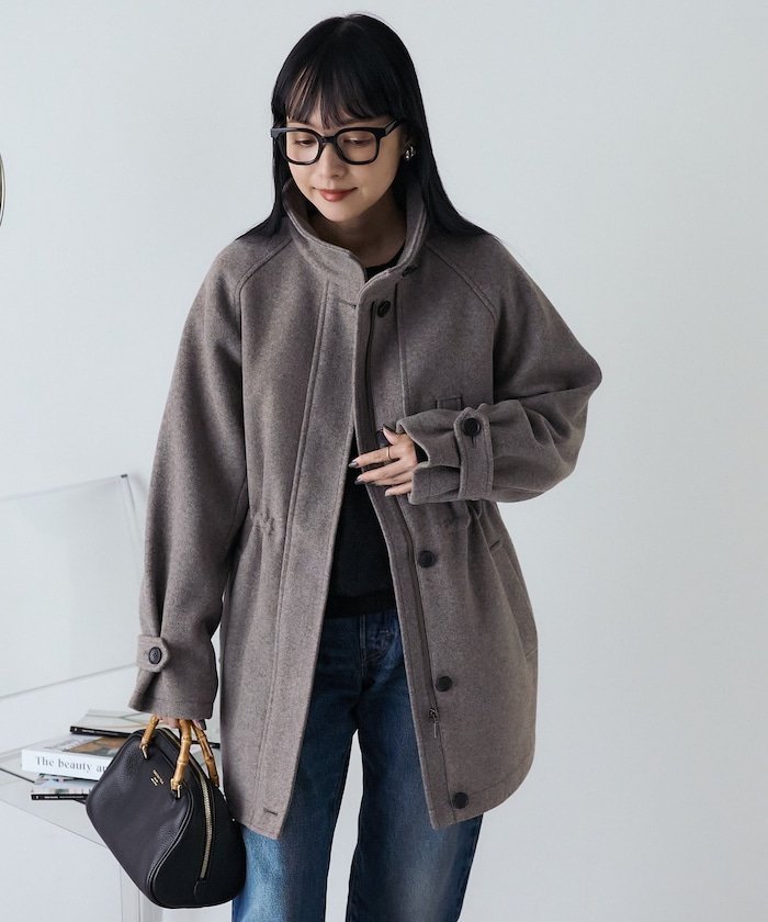 【フリークスストア/FREAK'S STORE】のウーリー ハイネックギャザーコート 24AW インテリア・キッズ・メンズ・レディースファッション・服の通販 founy(ファニー) 　ファッション　Fashion　レディースファッション　Fashion for Women　アウター　Coat / Outerwear Collection　コート・ロングコート・ピーコート　Long Coats, Peacoats & More　2024年　2024　2024-2025秋冬・A/W　Autumn/Winter 2024–25 AW24–25　冬　Winter / This Winter　ギャザー　Gathered, Ruffled　ジップ　Zip, Zipper　スタンド　Stand Collar, Upright Stand　ハイネック　High Neck, Mock Neck　フラップ　Flap, Flap Pocket　フロント　Front, Front Design　ミドル　Middle Length, Mid Height　A/W・秋冬　Autumn/Winter　軽量　Lightweight, Ultra Light　ベージュ|ID: prp329100004581299 ipo3291000000033496933