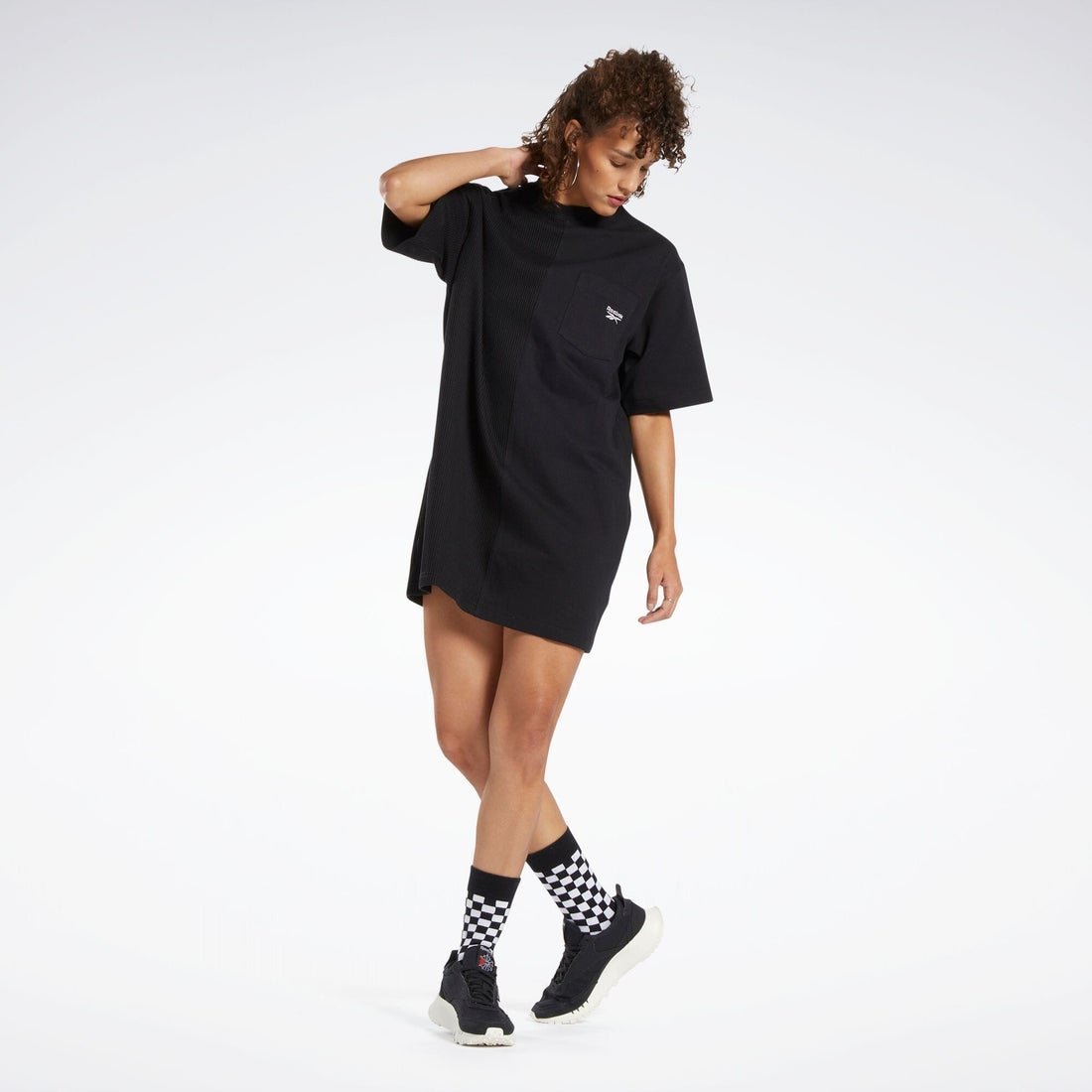 【リーボック/Reebok】のTシャツ ドレス / CL AE TEE DRESS 人気、トレンドファッション・服の通販 founy(ファニー) 　ファッション　Fashion　レディースファッション　WOMEN　トップス・カットソー　Tops/Tshirt　シャツ/ブラウス　Shirts/Blouses　ロング / Tシャツ　T-Shirts　ワンピース　Dress　ドレス　Party Dresses　コレクション　Collection　ドレス　Dress　フィット　Fit　ポケット　Pocket　 other-1|ID: prp329100004581493 ipo3291000000032462524