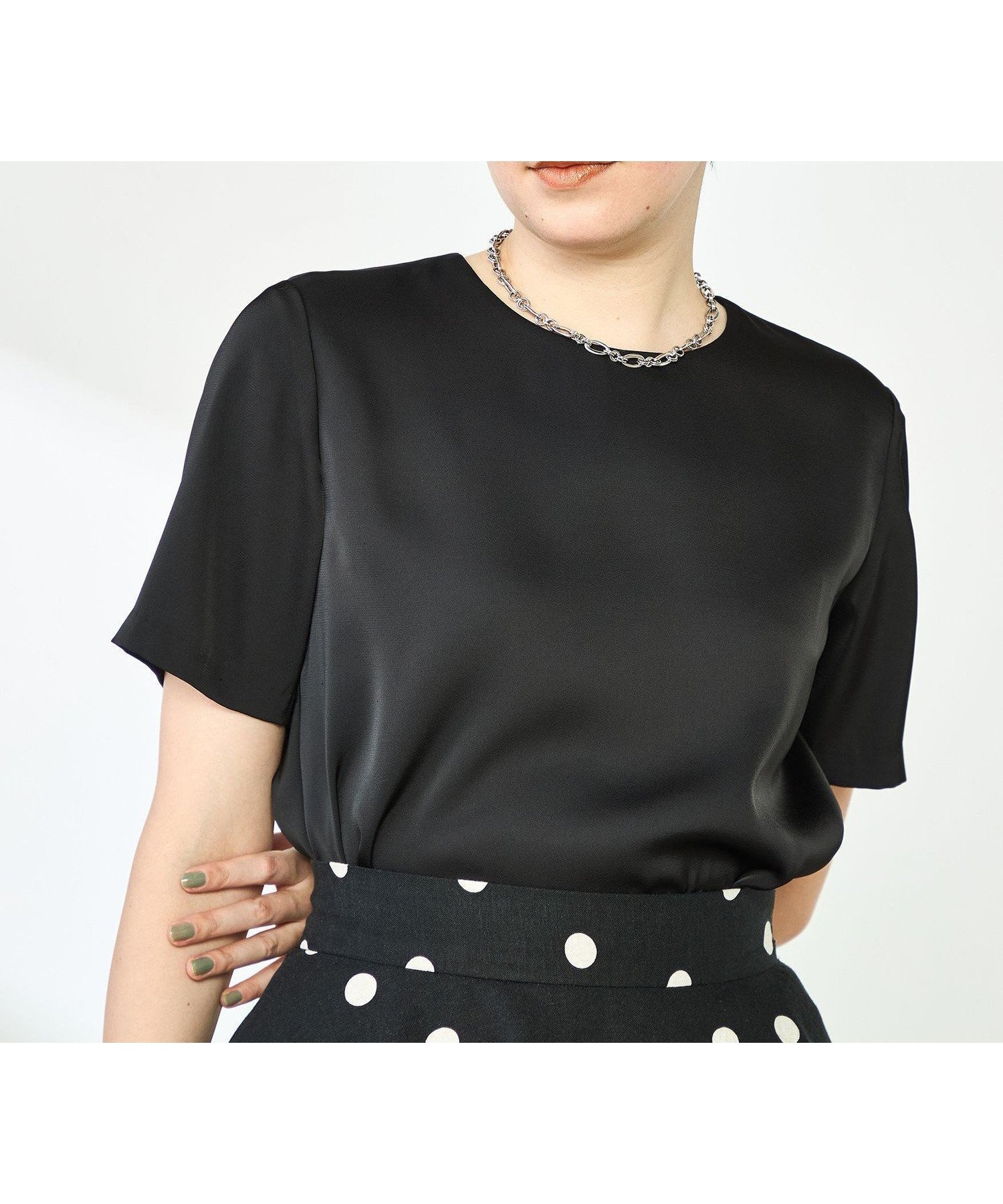 【ノーリーズ/NOLLEY'S】のオトナサテン半袖Tブラウス インテリア・キッズ・メンズ・レディースファッション・服の通販 founy(ファニー) 　ファッション　Fashion　レディースファッション　Fashion for Women　トップス・カットソー　Cut & Sew Tops　シャツ・ブラウス・オフィスカジュアル　Elegant Blouses & Button-Ups　2025年　2025　2025春夏・S/S　Spring/Summer 2025 SS25　おすすめ　Recommended / Our Picks　インナー　Innerwear　シルク　Silk, 100% Silk　エレガント 上品　Elegant　半袖　Short Sleeve, Half Sleeve　ブラック|ID: prp329100004581611 ipo3291000000033561390
