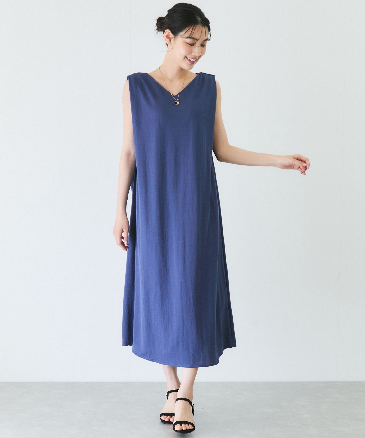 【ジャイロ/JAYRO】の鹿の子タックワンピース インテリア・キッズ・メンズ・レディースファッション・服の通販 founy(ファニー) 　ファッション　Fashion　レディースファッション　Fashion for Women　ワンピース　Dresses　アクセサリー　Fashion Accessories　春　Spring　鹿の子　Piqué, Kanoko Fabric　サンダル　Sandals, Summer Shoes　シンプル　Simple, Minimal　スニーカー　Sneakers, Trainers　フレア　Flare, Flared　ポケット　Pocket, Pocket Detail　ロング　Long, Long-Length　S/S・春夏　SS, Spring/Summer, Warm Season　おすすめ　Recommended / Our Picks　夏　Summer　旅行　Travel　ブルー系(45)|ID: prp329100004581928 ipo3291000000033150665