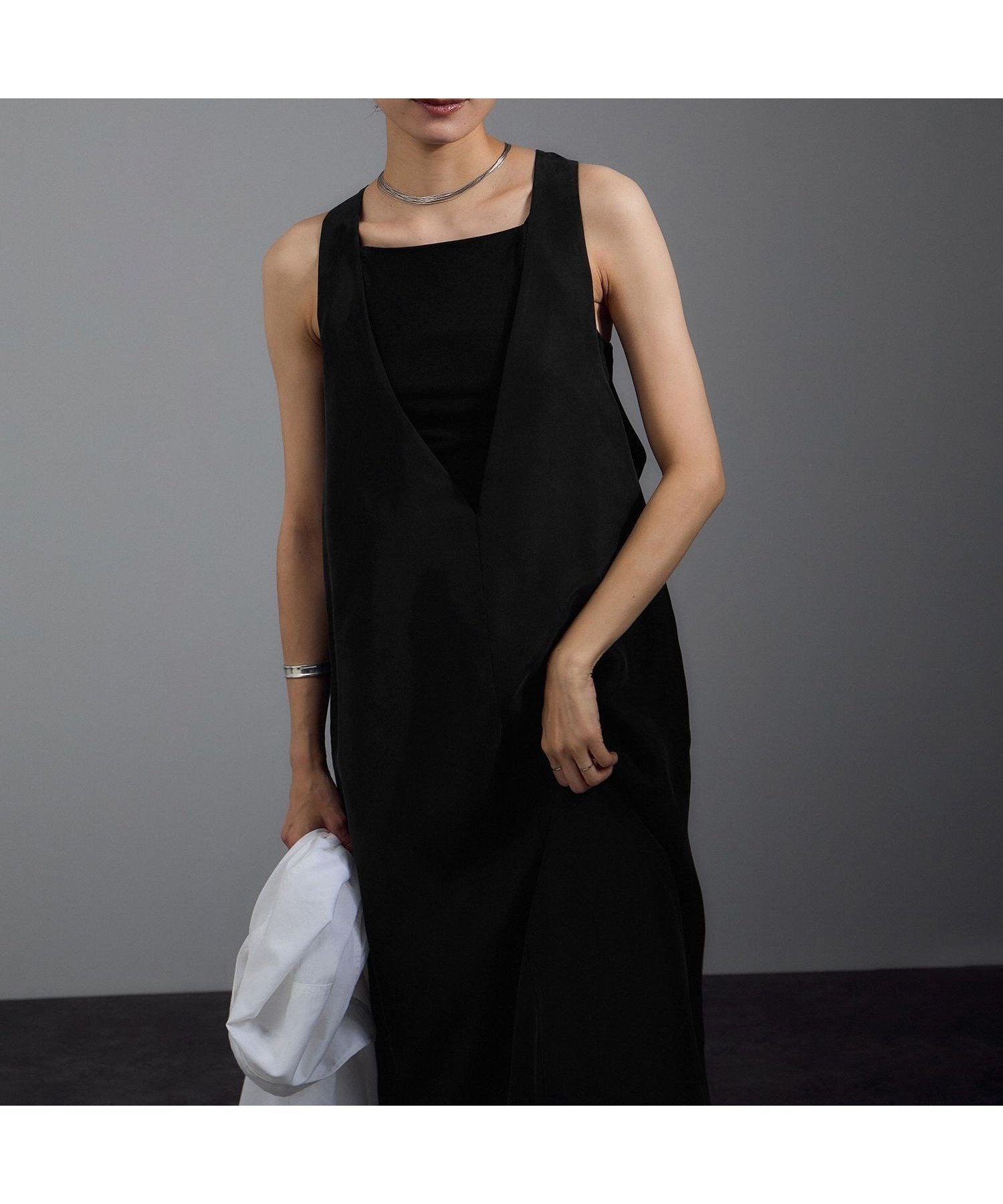 【サロン アダム エ ロペ/SALON adam et rope'】の25AW GENTLE SILK ジャンパースカート【セットアップ対応・洗える】 インテリア・キッズ・メンズ・レディースファッション・服の通販 founy(ファニー) 　ファッション　Fashion　レディースファッション　WOMEN　セットアップ　Setup　スカート　Skirt　ウォッシャブル　Washable　ヴィンテージ　Vintage　春　Spring　洗える　Washable　シルク　Silk　ジャケット　Jacket　ストレート　Straight　スニーカー　Sneakers　セットアップ　Set Up　タートルネック　Turtleneck　デコルテ　Decolletage　定番　Standard　人気　Popularity　ポケット　Pocket　リブニット　Rib Knit　A/W・秋冬　Aw・Autumn/Winter・Fw・Fall-Winter　S/S・春夏　Ss・Spring/Summer　おすすめ　Recommend　夏　Summer　エレガント 上品　Elegant　2025年　2025　ブラック(01)|ID: prp329100004582012 ipo3291000000032467816