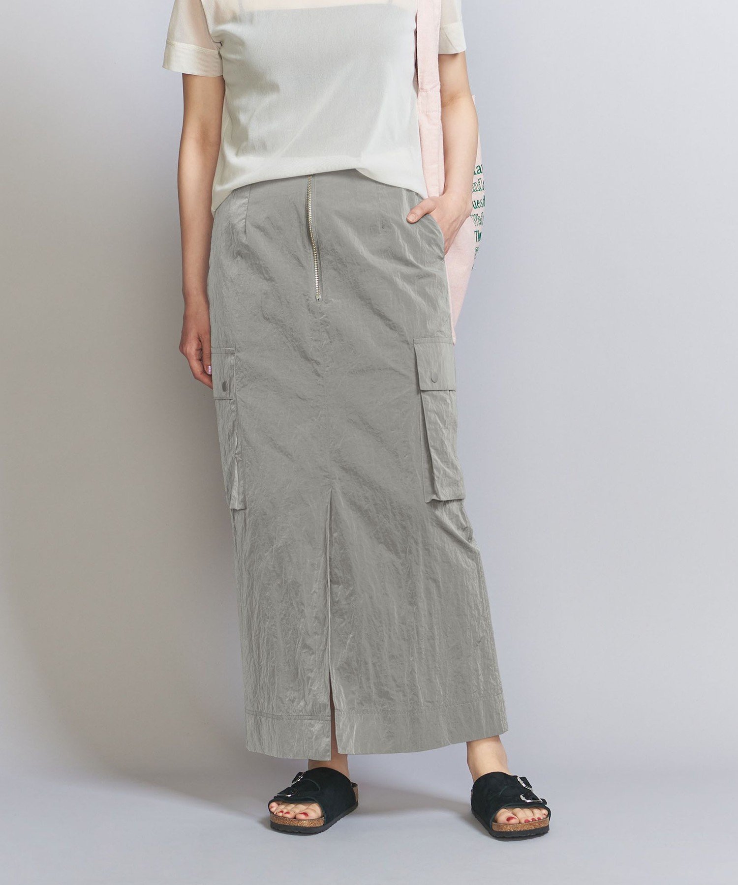 【その他のブランド/Other】のナイロンヴィンテージ カーゴスカート インテリア・キッズ・メンズ・レディースファッション・服の通販 founy(ファニー) 　ファッション　Fashion　レディースファッション　Ladies' Fashion Online　スカート　Skirt　ヴィンテージ　Vintage　春　Spring　今季　This Season　シャンブレー　Chambray　シューズ　Shoes　ショート　Short　スニーカー　Sneakers　スリット　Slit　バランス　Balance　フェミニン　Feminine　フロント　Front　ポケット　Pocket　マキシ　Maxi　ミックス　Mix　おすすめ　Recommend　夏　Summer　LT.GRAY|ID: prp329100004582036 ipo3291000000032579322