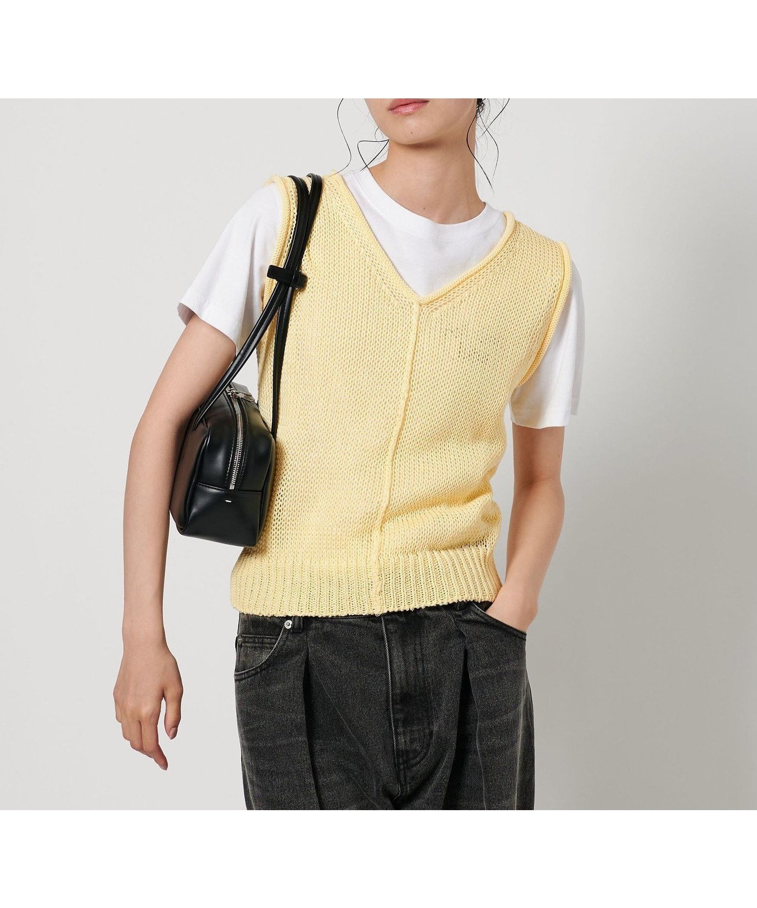 【ビューティ&ユース ユナイテッドアローズ/BEAUTY&YOUTH / UNITED ARROWS】のコットン Vネック ノースリーブニット インテリア・キッズ・メンズ・レディースファッション・服の通販 founy(ファニー) 　ファッション　Fashion　レディースファッション　Fashion for Women　トップス・カットソー　Cut & Sew Tops　ニット　Knit Tops & Sweaters　キャミソール&ノースリーブ　Camisoles & Sleeveless Tops　Vネックトップス　V-Neck Tops / V-Cut Neckline Shirts　おすすめ　Recommended / Our Picks　インナー　Innerwear　サマー　Summer, Summer Style　ノースリーブ　Sleeveless, No-Sleeve　ボトム　Bottoms, Lower Wear　ロング　Long, Long-Length　ワイド　Wide, Wide Fit　エレガント 上品　Elegant　今季　This Season, Current Season　夏　Summer　CREAM|ID: prp329100004582562 ipo3291000000033228544