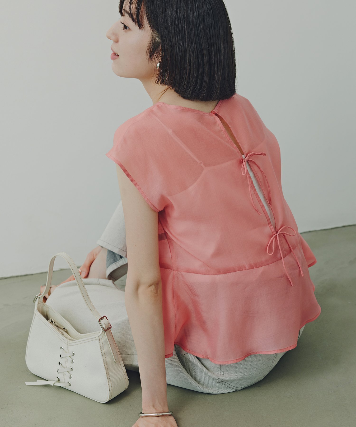 【エヌ ナチュラルビューティーベーシック/N.Natural Beauty basic】のバックリボンシアーブラウス インテリア・キッズ・メンズ・レディースファッション・服の通販 founy(ファニー) 　ファッション　Fashion　レディースファッション　Fashion for Women　トップス・カットソー　Cut & Sew Tops　シャツ・ブラウス・オフィスカジュアル　Elegant Blouses & Button-Ups　おすすめ　Recommended / Our Picks　インナー　Innerwear　キャミソール　Camisole, Spaghetti Strap Top　シアー　Sheer, See-Through　シンプル　Simple, Minimal　デニム　Denim, Jeans Material　マニッシュ　Mannish, Boyish　リボン　Ribbon, Bow　ピンク|ID: prp329100004582619 ipo3291000000033561115