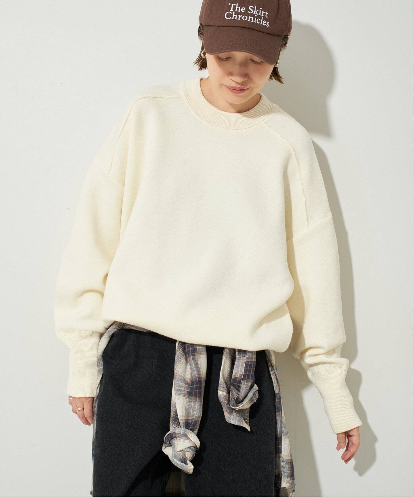 【スローブ イエナ/SLOBE IENA】の《追加 》オーバーサイズ スウェットライクニット インテリア・キッズ・メンズ・レディースファッション・服の通販 founy(ファニー) 　ファッション　Fashion　レディースファッション　Fashion for Women　トップス・カットソー　Cut & Sew Tops　ニット　Knit Tops & Sweaters　レディースパーカー・カジュアルフーディー　Casual Hoodies & Sweatshirts　スウェット・クルーネックトップス　Sweatshirts & Crewnecks / Relaxed Fit Sweat Tops　2025年　2025　2025-2026秋冬・A/W　Autumn/Winter 2025–26 AW25–26　ナチュラル|ID: prp329100004582632 ipo3291000000033549765
