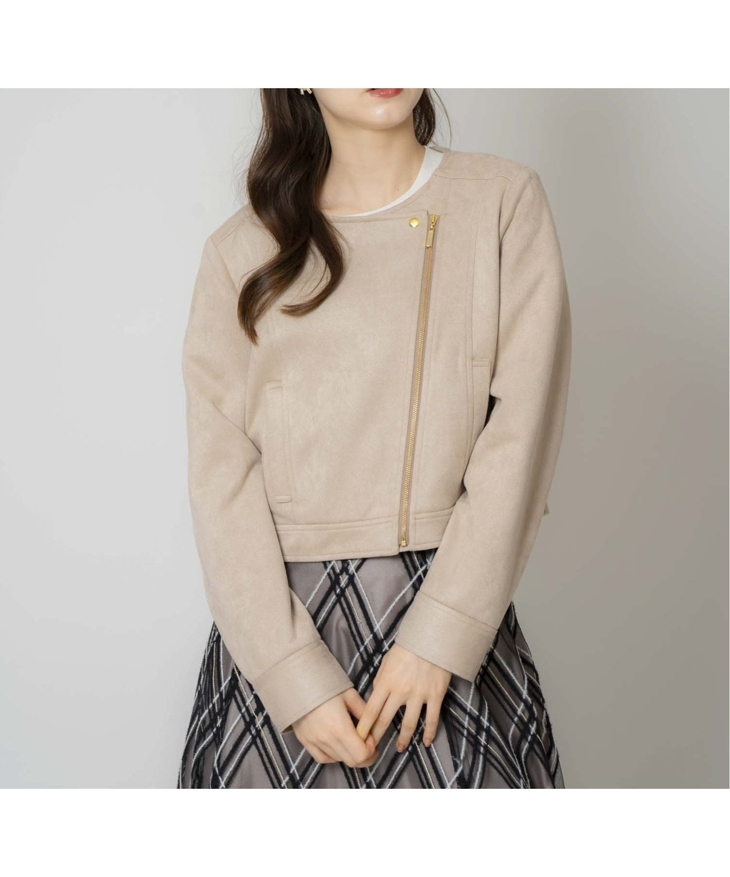 【ノエラ/Noela】のノーカラーライダースジャケット インテリア・キッズ・メンズ・レディースファッション・服の通販 founy(ファニー) 　ファッション　Fashion　レディースファッション　Ladies' Fashion Online　アウター　Coat Outerwear　ジャケット　Jackets　ライダース　Riders Jacket　クール　Cool　コンパクト　Compact　スエード　Suede　スタイリッシュ　Stylish　ドット　Dot　ポケット　Pocket　ライダースジャケット　Riders Jacket　定番　Standard　ベージュ|ID: prp329100004582696 ipo3291000000032594318
