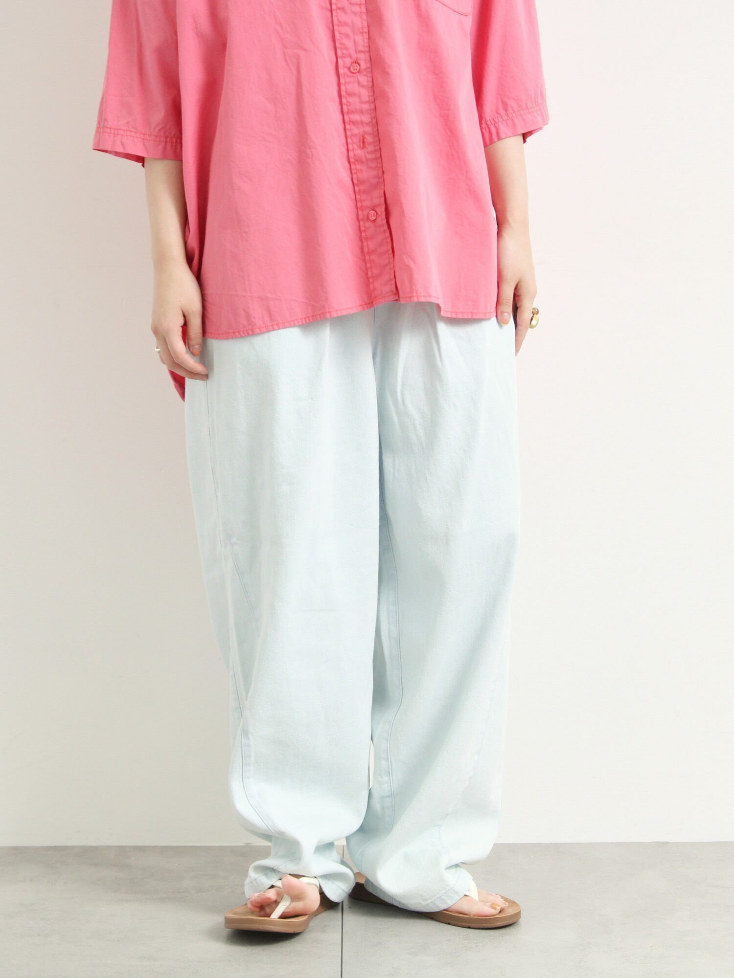 【サマンサモスモス/Samansa Mos2】のデニム/ツイルバレルパンツ インテリア・キッズ・メンズ・レディースファッション・服の通販 founy(ファニー) 　ファッション　Fashion　レディースファッション　Fashion for Women　パンツ　Pants & Trousers　ツイル　Twist, Twisted Detail　デニム　Denim, Jeans Material　フィット　Fit, Slim Fit　サックスブルー|ID: prp329100004582822 ipo3291000000032715592