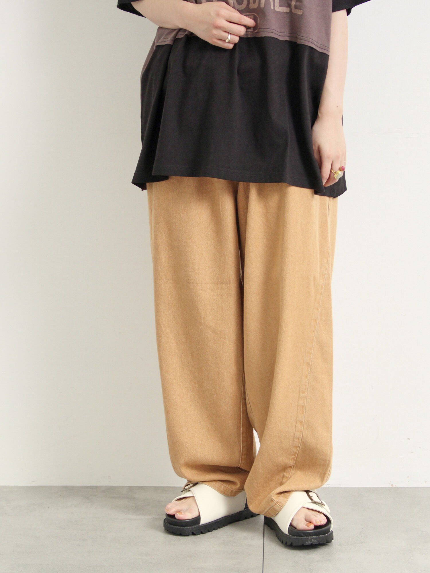【サマンサモスモス/Samansa Mos2】のデニム/ツイルバレルパンツ インテリア・キッズ・メンズ・レディースファッション・服の通販 founy(ファニー) 　ファッション　Fashion　レディースファッション　Fashion for Women　パンツ　Pants & Trousers　ツイル　Twist, Twisted Detail　デニム　Denim, Jeans Material　フィット　Fit, Slim Fit　ベージュ|ID: prp329100004582822 ipo3291000000032715593