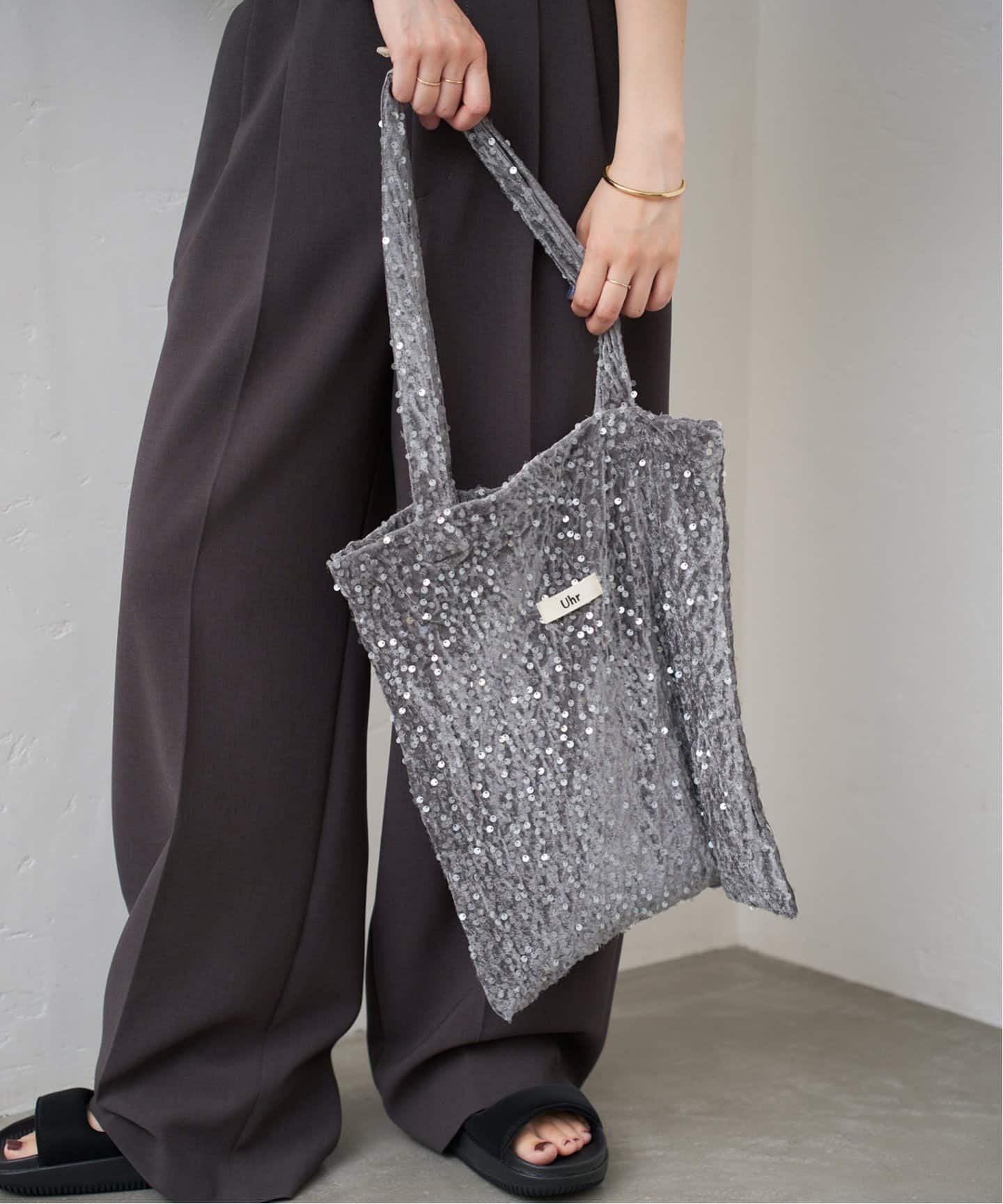 【スピック&スパン/Spick & Span】のUhr/ウーア 別注Spangle Velour Tote インテリア・キッズ・メンズ・レディースファッション・服の通販 founy(ファニー) 　ファッション　Fashion　レディースファッション　Fashion for Women　トップス・カットソー　Cut & Sew Tops　ベロアトップス　Velour Tops / Velvet-Look Items　バッグ　Bags　別注　Limited Edition, Custom Order　グレーA|ID: prp329100004583062 ipo3291000000032724812