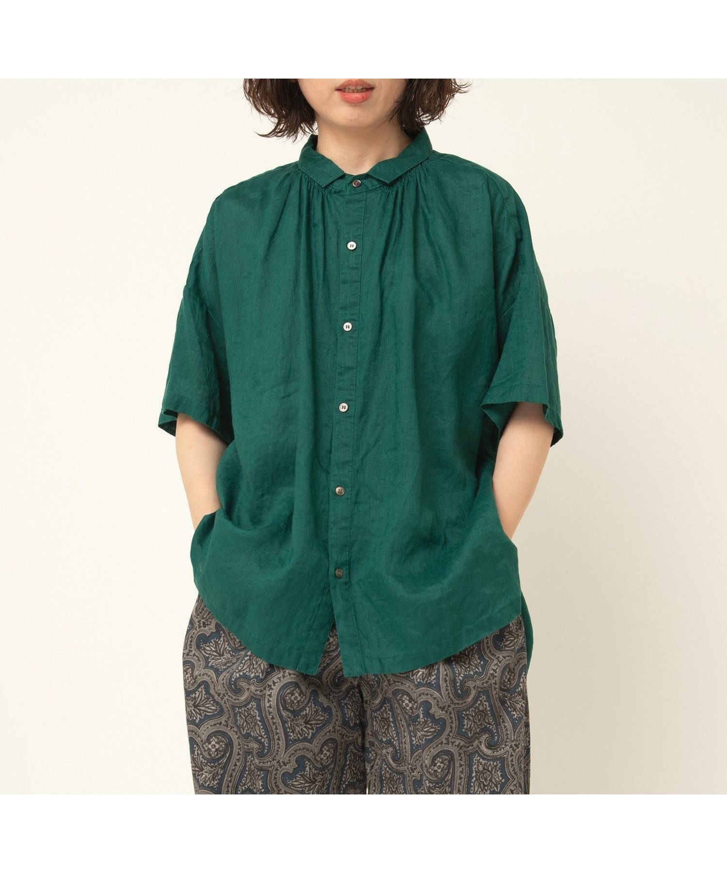 【アールエヌエーエヌ/RNA-N】のB2909 リネンスモールカラーシャーリングシャツ 人気、トレンドファッション・服の通販 founy(ファニー) 　ファッション　Fashion　レディースファッション　Fashion for Women　トップス・カットソー　Cut & Sew Tops　シャツ・ブラウス・オフィスカジュアル　Elegant Blouses & Button-Ups　ギャザー　Gathered, Ruffled　シャーリング　Shirring, Ruched　リネン　Linen, Linen Fabric　エレガント 上品　Elegant　半袖　Short Sleeve, Half Sleeve　 other-1|ID: prp329100004583390 ipo3291000000032724211