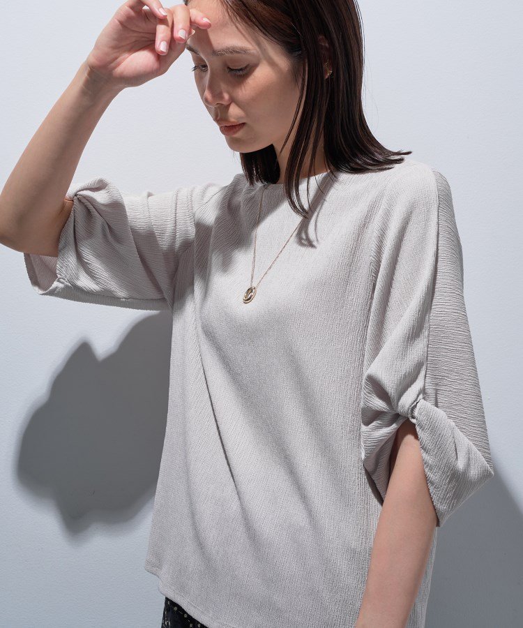 【インディヴィ/INDIVI】の【UV/吸水速乾】凹凸素材ねじり袖トップス インテリア・キッズ・メンズ・レディースファッション・服の通販 founy(ファニー) 　ファッション　Fashion　レディースファッション　Ladies' Fashion Online　トップス・カットソー　Tops/Tshirt　おすすめ　Recommend　カットソー　Cut And Sew　ジャージ　Jersey　ストレッチ　Stretch　デニム　Denim　ボトム　Bottom　人気　Popularity　ビジネス 仕事 通勤　Business　吸水　Water Absorption　グレージュ|ID: prp329100004583830 ipo3291000000032605810