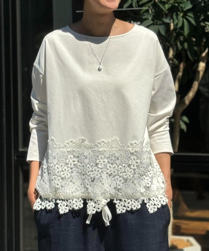【その他のブランド/Other】の裾レースカットソー インテリア・キッズ・メンズ・レディースファッション・服の通販 founy(ファニー) https://founy.com/ ファッション Fashion レディースファッション Fashion for Women トップス・カットソー Cut & Sew Tops カットソー・ベーシックTシャツ Cut-and-Sewn Tops / Stretch Tees & Basics エレガント 上品 Elegant カットソー Cut and Sewn Top シンプル Simple, Minimal フェミニン Feminine, Girly リボン Ribbon, Bow レース Lace, Lace Fabric |ID: prp329100004583838 ipo3291000000032491572