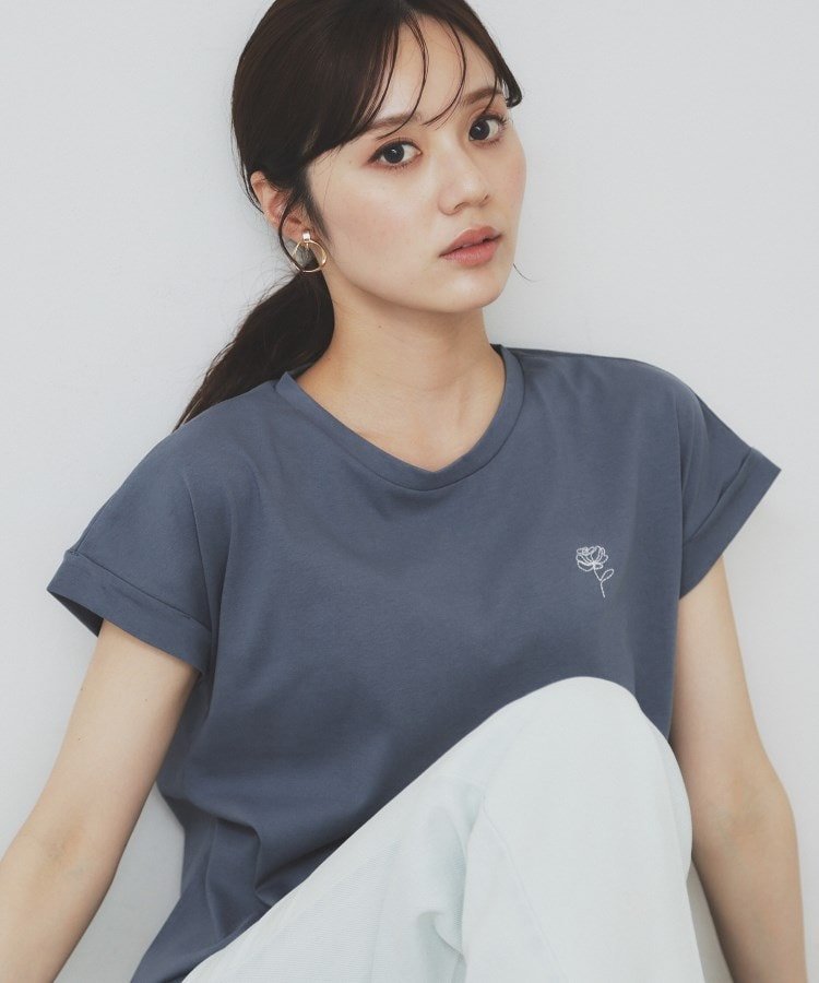 【インデックス/INDEX】の《6色展開/S-3Lサイズ》フラワー刺繍Tシャツ【汗ジミ防止/吸水速乾/接触冷感/UVケア/洗濯機洗い可】 インテリア・キッズ・メンズ・レディースファッション・服の通販 founy(ファニー) 　ファッション　Fashion　レディースファッション　Ladies' Fashion Online　トップス・カットソー　Tops/Tshirt　シャツ/ブラウス　Shirts/Blouses　ロング / Tシャツ　T-Shirts　シンプル　Simple　フラワー　Flower　フロント　Front　ボトム　Bottom　ワンポイント　One Point　吸水　Water Absorption　夏　Summer　チャコールグレー|ID: prp329100004583969 ipo3291000000032624765