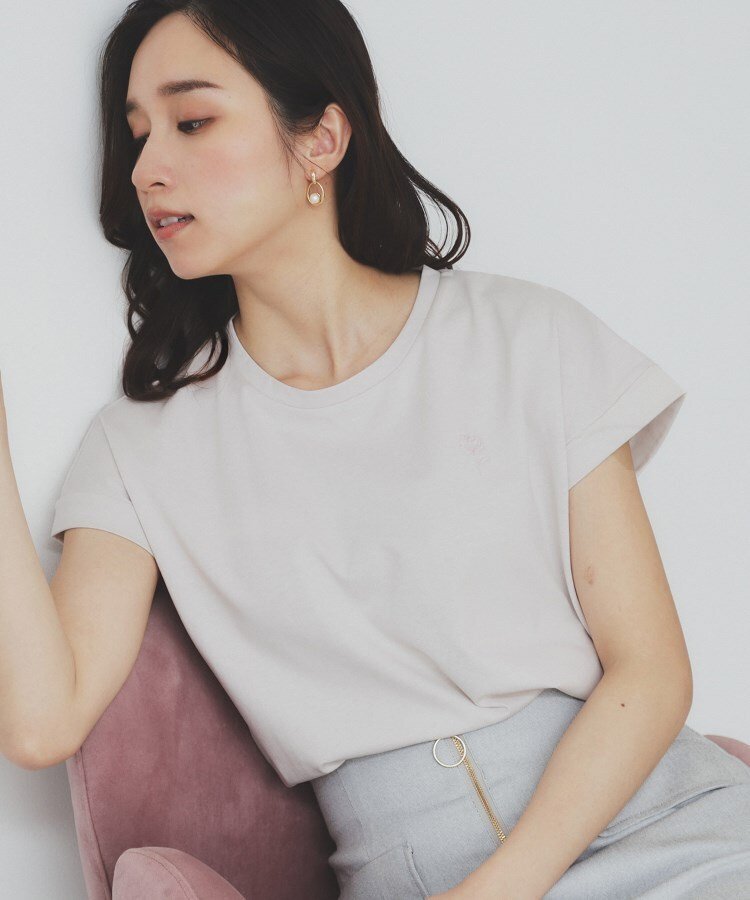 【インデックス/INDEX】の《6色展開/S-3Lサイズ》フラワー刺繍Tシャツ【汗ジミ防止/吸水速乾/接触冷感/UVケア/洗濯機洗い可】 インテリア・キッズ・メンズ・レディースファッション・服の通販 founy(ファニー) 　ファッション　Fashion　レディースファッション　Ladies' Fashion Online　トップス・カットソー　Tops/Tshirt　シャツ/ブラウス　Shirts/Blouses　ロング / Tシャツ　T-Shirts　シンプル　Simple　フラワー　Flower　フロント　Front　ボトム　Bottom　ワンポイント　One Point　吸水　Water Absorption　夏　Summer　グレージュ|ID: prp329100004583969 ipo3291000000032624767