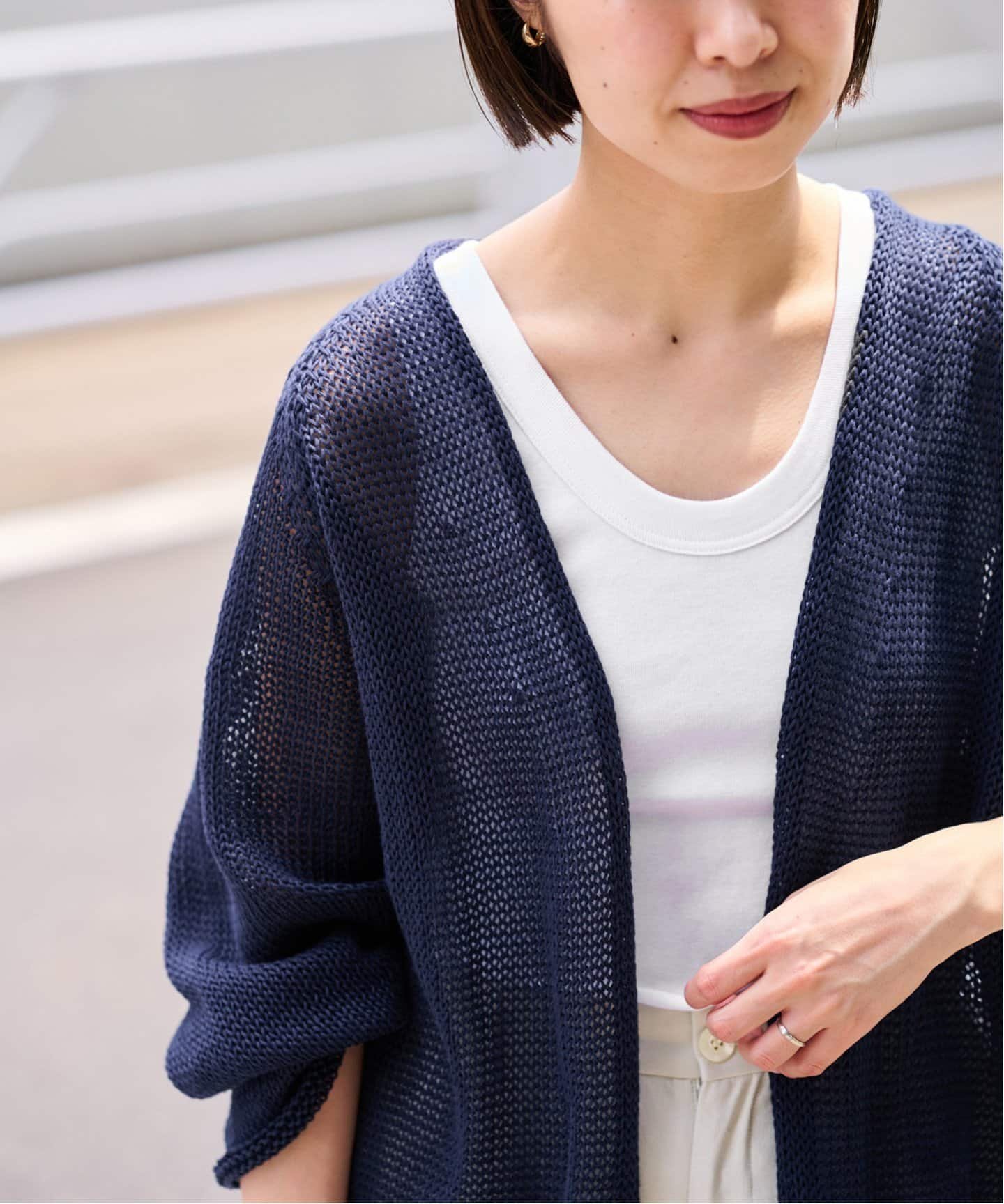 【フレームワーク/FRAMeWORK】のギマコットンカーディガン インテリア・キッズ・メンズ・レディースファッション・服の通販 founy(ファニー) 　ファッション　Fashion　レディースファッション　Fashion for Women　トップス・カットソー　Cut & Sew Tops　カーディガン・羽織り　Layered Style Cardigans　カーディガン　Cardigan, Knitwear　サロペット　Overalls, Salopette　ワイド　Wide, Wide Fit　エレガント 上品　Elegant　夏　Summer　ネイビー|ID: prp329100004584169 ipo3291000000032725109