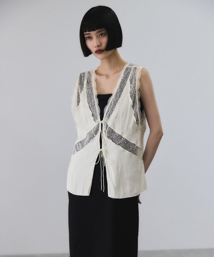 【アダム エ ロペ/ADAM ET ROPE'】のメロンメッシュレースジレ インテリア・キッズ・メンズ・レディースファッション・服の通販 founy(ファニー) https://founy.com/ ファッション Fashion レディースファッション Fashion for Women アウター Coat / Outerwear Collection トップス・カットソー Cut & Sew Tops ベスト&ジレ / 重ね着スタイル Vests & Gilets 春 Spring 切替 Switching, Contrast Panel サテン Satin, Glossy Fabric スラックス Slacks, Dress Pants タンク Tank Top, Sleeveless Top デニム Denim, Jeans Material ドレープ Drape, Draping Fabric ノースリーブ Sleeveless, No-Sleeve フェミニン Feminine, Girly ランジェリー Lingerie, Intimate Wear リボン Ribbon, Bow レース Lace, Lace Fabric S/S・春夏 SS, Spring/Summer, Warm Season おすすめ Recommended / Our Picks 夏 Summer 2025年 2025 2025春夏・S/S Spring/Summer 2025 SS25 |ID: prp329100004584196 ipo3291000000032712129