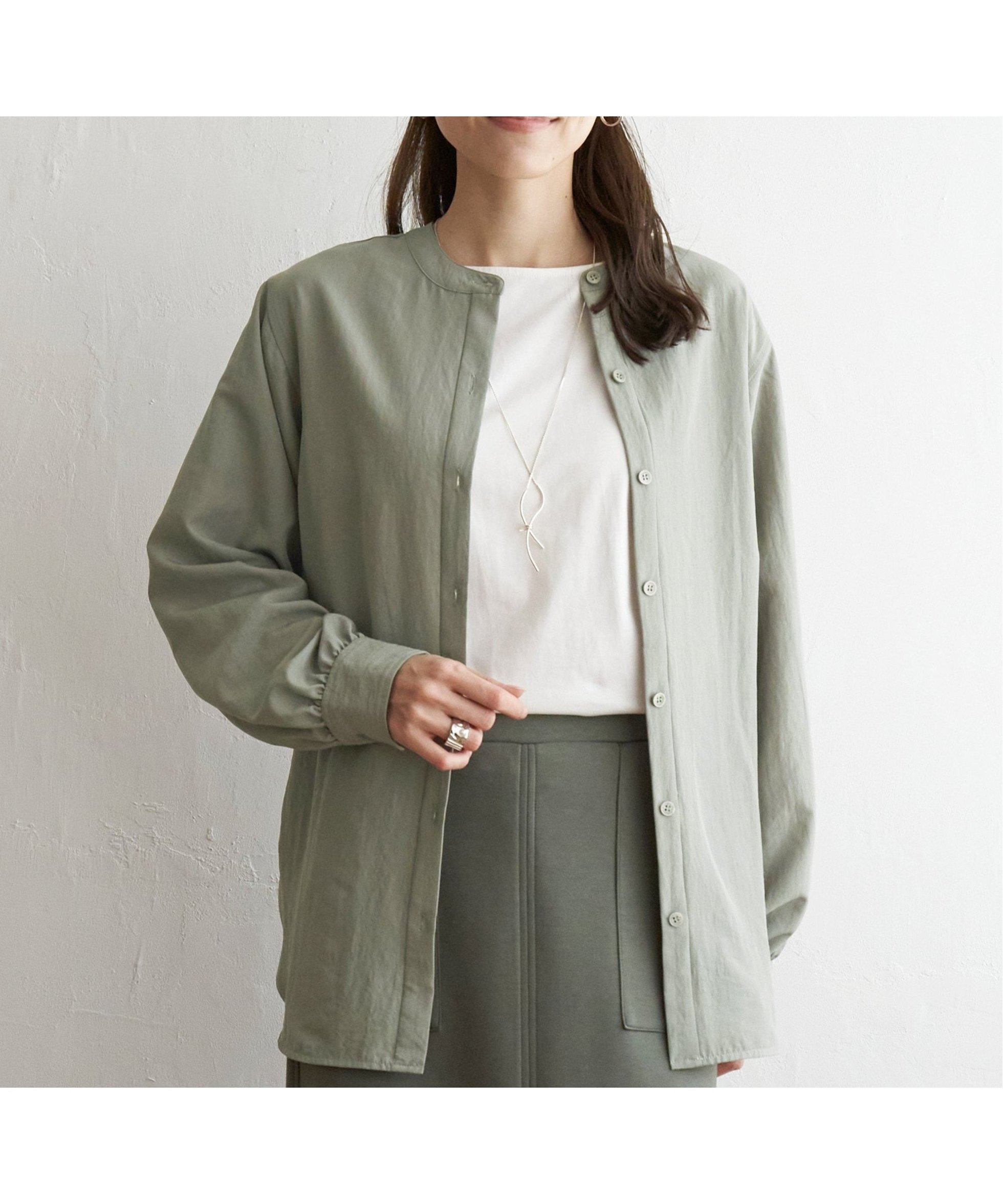 【イッカ/ikka】の前後2WAYバンドカラーシャツ インテリア・キッズ・メンズ・レディースファッション・服の通販 founy(ファニー) 　ファッション　Fashion　レディースファッション　Fashion for Women　トップス・カットソー　Cut & Sew Tops　シャツ・ブラウス・オフィスカジュアル　Elegant Blouses & Button-Ups　おすすめ　Recommended / Our Picks　インナー　Innerwear　スウェット / スエット　Sweatshirt, Sweatwear　スキッパー　Skipper, Open Collar　ベーシック　Basic, Essential　ロング　Long, Long-Length　春　Spring　オリーブ|ID: prp329100004584615 ipo3291000000032721017