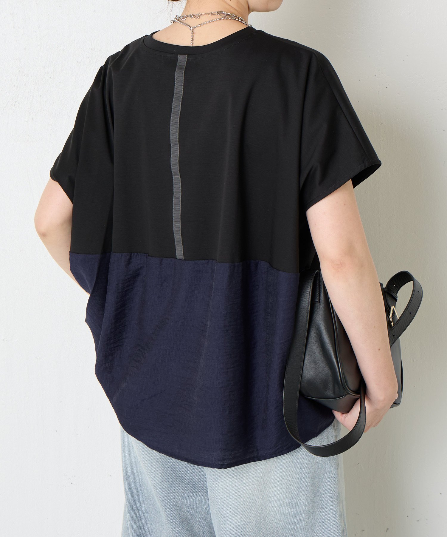 【その他のブランド/Other】の【大人の切替T】バックラインシルケットカットソー インテリア・キッズ・メンズ・レディースファッション・服の通販 founy(ファニー) 　ファッション　Fashion　レディースファッション　Fashion for Women　トップス・カットソー　Cut & Sew Tops　カットソー・ベーシックTシャツ　Cut-and-Sewn Tops / Stretch Tees & Basics　切替　Switching, Contrast Panel　シンプル　Simple, Minimal　スマート　Smart, Elegant　リラックス　Relax, Relaxed Fit　再入荷　Restock / Back in Stock　おすすめ　Recommended / Our Picks　エレガント 上品　Elegant　ブラック|ID: prp329100004584957 ipo3291000000032753492