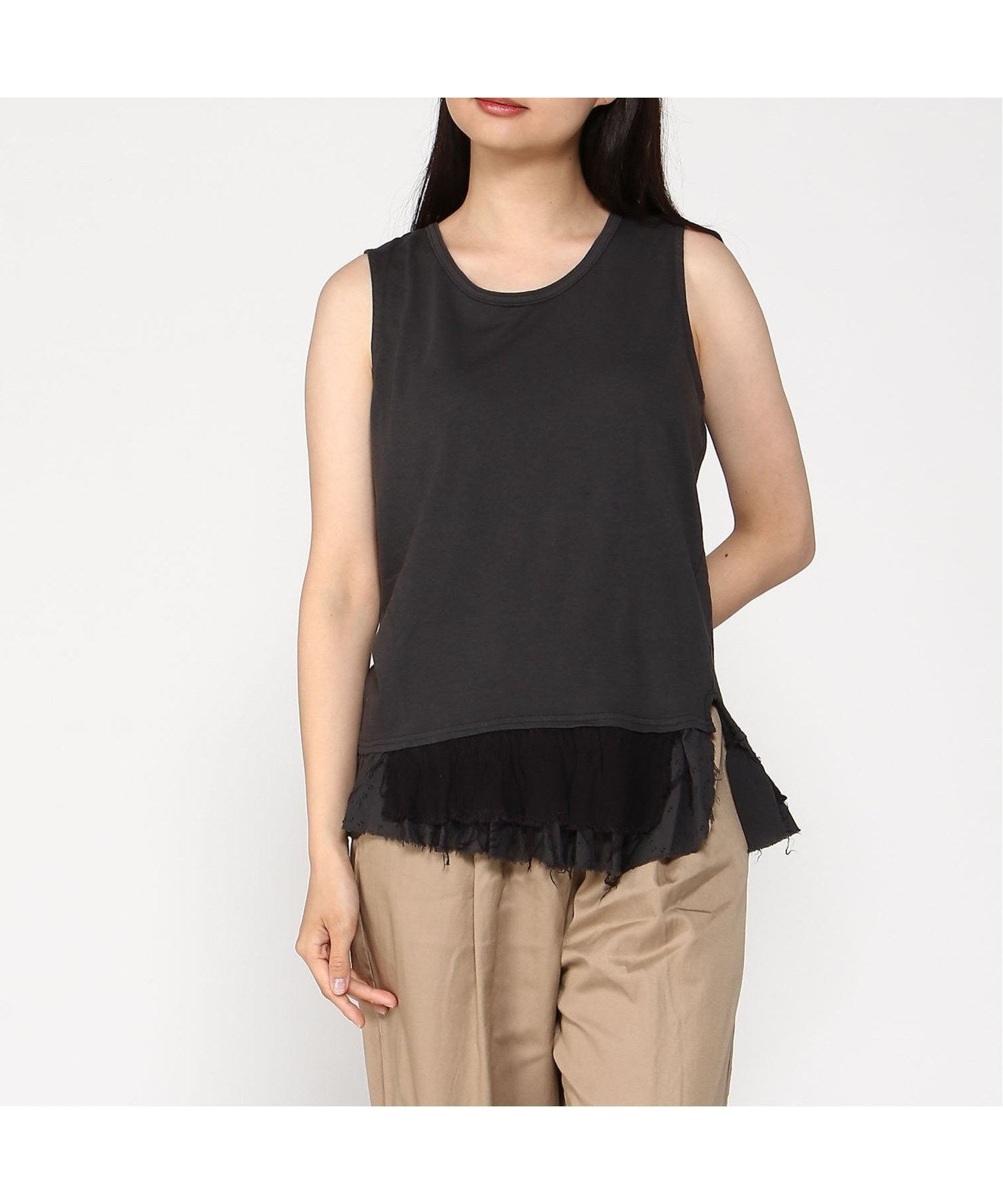 【パドカレ/pas de calais】のpas de calais マテリアルミックス レイヤード タンクトップ インテリア・キッズ・メンズ・レディースファッション・服の通販 founy(ファニー) 　ファッション　Fashion　レディースファッション　Fashion for Women　おすすめ　Recommended / Our Picks　カットオフ　Cut-Off Design　カットソー　Cut and Sewn Top　サマー　Summer, Summer Style　シルク　Silk, 100% Silk　スリット　Slit, Slit Detail　タンク　Tank Top, Sleeveless Top　フロント　Front, Front Design　レース　Lace, Lace Fabric　人気　Popular, Best Seller　定番　Standard, Basic Item　春　Spring　羽織　Haori, Light Jacket　チャコール|ID: prp329100004585054 ipo3291000000032714624
