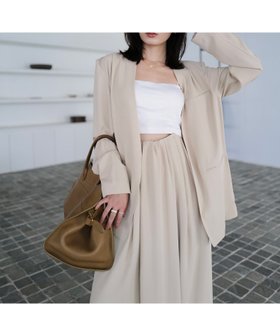 【アニュアンス/anuans】のライトダブルサテンノーカラージャケット 人気、トレンドファッション・服の通販 founy(ファニー) ファッション Fashion レディースファッション Fashion for Women アウター Coat / Outerwear Collection レディースジャケット・軽アウター Jackets ノーカラージャケット / シンプル上品コーデ Collarless Jackets サテン Satin, Glossy Fabric シンプル Simple, Minimal ダブル Double, Double-Breasted エレガント 上品 Elegant 夏 Summer |ID:prp329100004585256