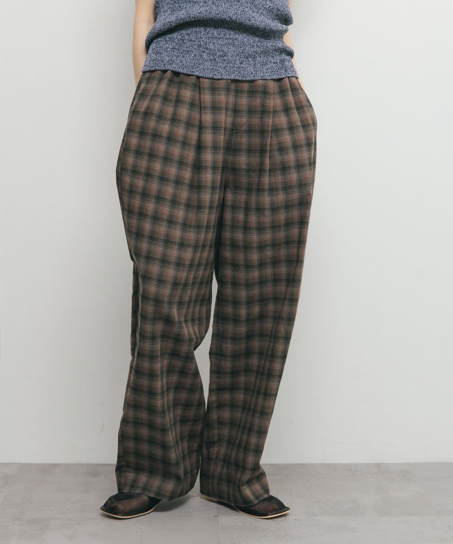 【ケービーエフ/KBF / URBAN RESEARCH】のチェックイージーパンツ インテリア・キッズ・メンズ・レディースファッション・服の通販 founy(ファニー) 　ファッション　Fashion　レディースファッション　Fashion for Women　パンツ　Pants & Trousers　2025年　2025　2025春夏・S/S　Spring/Summer 2025 SS25　おすすめ　Recommended / Our Picks　シンプル　Simple, Minimal　チェック　Check, Plaid, Tartan　フラット　Flat, Flat Shoes　フロント　Front, Front Design　夏　Summer　S/S・春夏　SS, Spring/Summer, Warm Season　KHAKI|ID: prp329100004585333 ipo3291000000033055386
