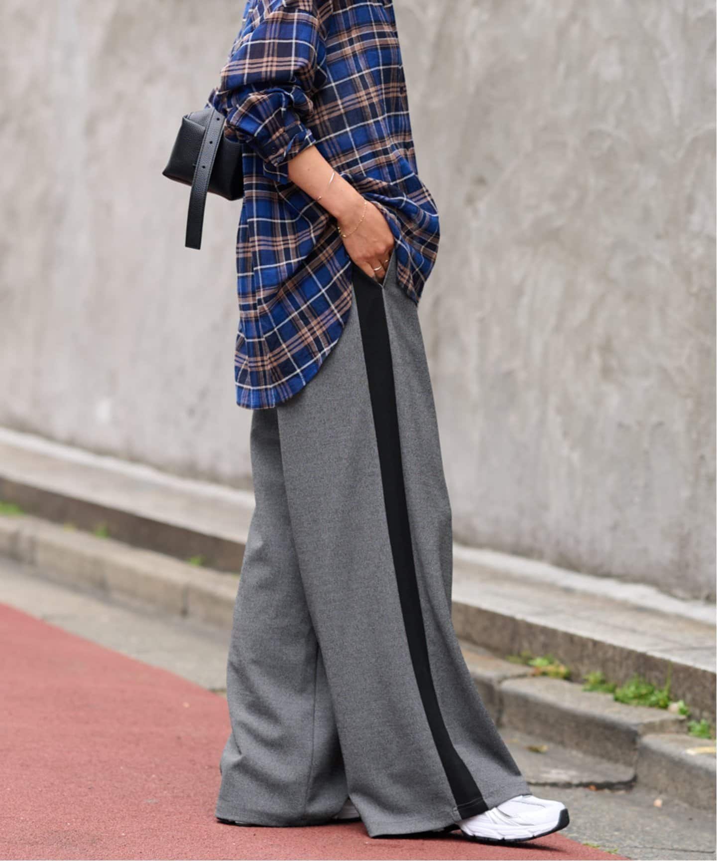 【ジャーナルスタンダード レリューム/JOURNAL STANDARD relume】のカットジャージーラインパンツ インテリア・キッズ・メンズ・レディースファッション・服の通販 founy(ファニー) 　ファッション　Fashion　レディースファッション　WOMEN　パンツ　Pants　2025年　2025　シンプル　Simple　ジャージー　Jersey　スタイリッシュ　Stylish　リラックス　Relax　グレー|ID: prp329100004585751 ipo3291000000032515825