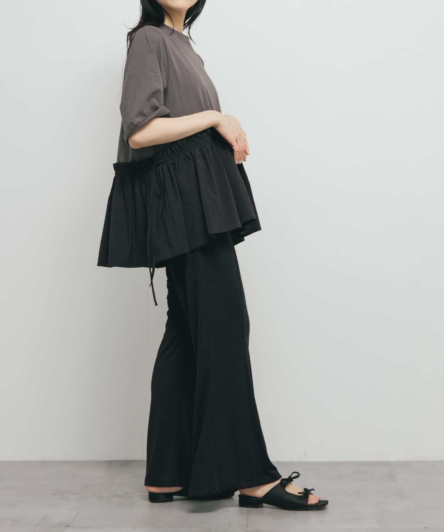 【ケービーエフ/KBF / URBAN RESEARCH】のシャイニーイージーフレアパンツ インテリア・キッズ・メンズ・レディースファッション・服の通販 founy(ファニー) 　ファッション　Fashion　レディースファッション　Fashion for Women　パンツ　Pants & Trousers　2025年　2025　2025春夏・S/S　Spring/Summer 2025 SS25　カットソー　Cut and Sewn Top　フレア　Flare, Flared　夏　Summer　S/S・春夏　SS, Spring/Summer, Warm Season　BLACK|ID: prp329100004585752 ipo3291000000032720948