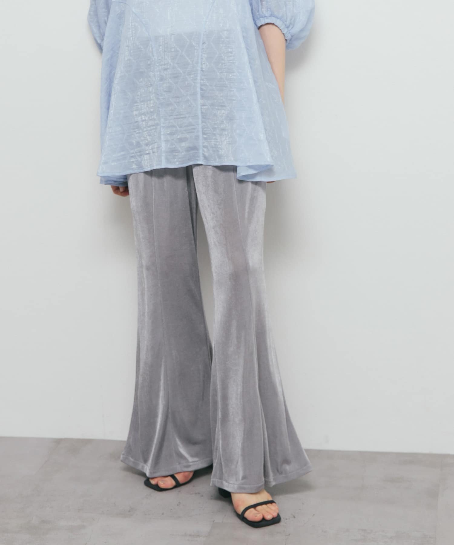 【ケービーエフ/KBF / URBAN RESEARCH】のシャイニーイージーフレアパンツ インテリア・キッズ・メンズ・レディースファッション・服の通販 founy(ファニー) 　ファッション　Fashion　レディースファッション　Fashion for Women　パンツ　Pants & Trousers　2025年　2025　2025春夏・S/S　Spring/Summer 2025 SS25　カットソー　Cut and Sewn Top　フレア　Flare, Flared　夏　Summer　S/S・春夏　SS, Spring/Summer, Warm Season　GRAY|ID: prp329100004585752 ipo3291000000032720950