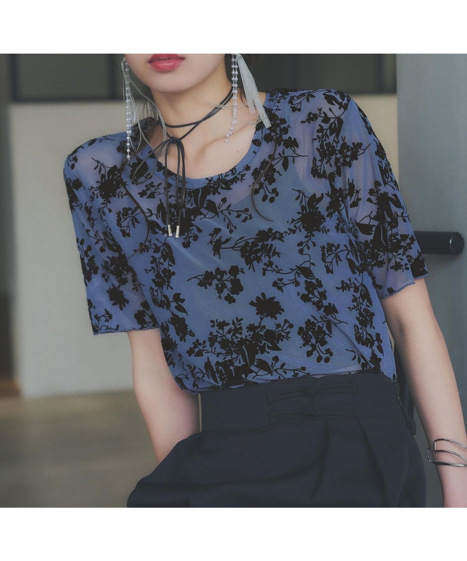 【ハレ/HARE】の2WAYフラワーフロッキーUネックT 人気、トレンドファッション・服の通販 founy(ファニー) 　ファッション　Fashion　レディースファッション　Ladies' Fashion Online　インナー　Inner　ウェーブ　Wave　ヴィンテージ　Vintage　カーゴパンツ　Cargo Pants　シアー　Sheer　ストレート　Straight　デニム　Denim　定番　Standard　人気　Popularity　おすすめ　Recommend　夏　Summer　エレガント 上品　Elegant　 other-1|ID: prp329100004585868 ipo3291000000032576645