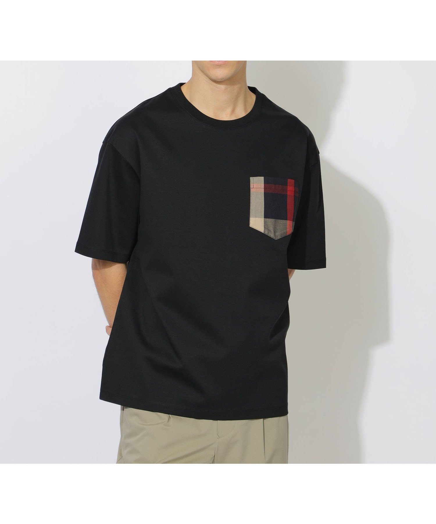 【ブルーレーベル クレストブリッジ/BLUE LABEL CRESTBRIDGE】のチェックポケットTシャツ インテリア・キッズ・メンズ・レディースファッション・服の通販 founy(ファニー) 　ファッション　Fashion　レディースファッション　Fashion for Women　トップス・カットソー　Cut & Sew Tops　シャツ・ブラウス・オフィスカジュアル　Elegant Blouses & Button-Ups　ロングTシャツ・Tシャツ　Longline T-Shirts & Tees　チェック　Check, Plaid, Tartan　トレンド　Trend, Trending Now　ポケット　Pocket, Pocket Detail　リラックス　Relax, Relaxed Fit　エレガント 上品　Elegant　ブラック|ID: prp329100004585881 ipo3291000000033055902