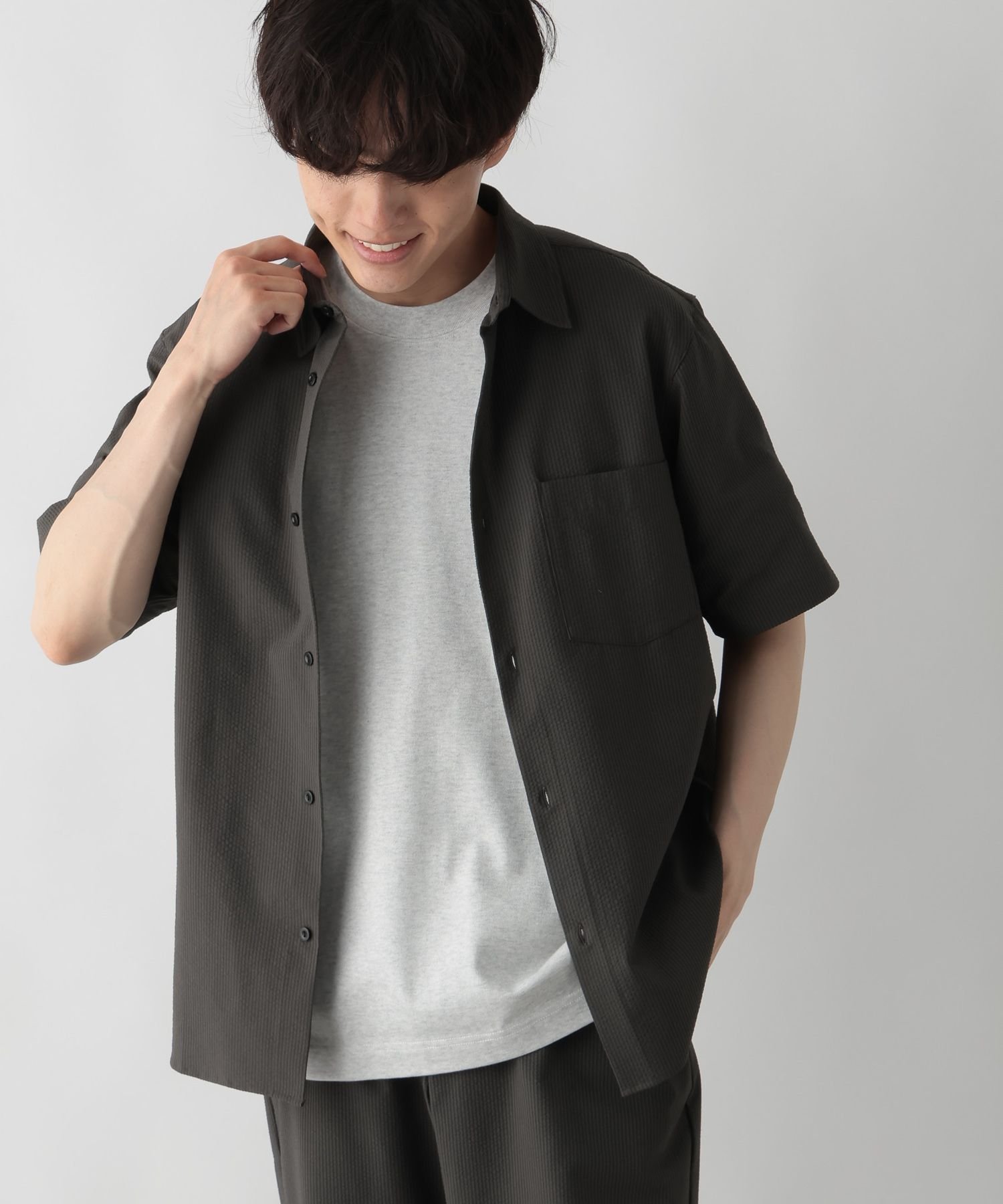 【グローバルワーク/GLOBAL WORK / MEN】の快適サマーシャツ/サッカー/288184 インテリア・キッズ・メンズ・レディースファッション・服の通販 founy(ファニー) 　ファッション　Fashion　メンズファッション　Fashion for Men　おすすめ　Recommended / Our Picks　サッカー　Seersucker, Summer Fabric　サマー　Summer, Summer Style　ストレッチ　Stretch, Stretchy Fabric　レギュラー　Regular, Standard Fit　吸水　Absorbent, Quick-Dry　夏　Summer　チャコール×ブラック19|ID: prp329100004586293 ipo3291000000032743878