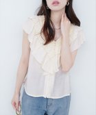 【ナチュラルクチュール/natural couture】のフリルVネックブラウス 人気、トレンドファッション・服の通販 founy(ファニー) ファッション Fashion レディースファッション WOMEN トップス・カットソー Tops/Tshirt シャツ/ブラウス Shirts/Blouses Vネック V-Neck 2025年 2025 2025春夏・S/S Ss,Spring/Summer,2025 サンダル Sandals スニーカー Sneakers デニム Denim フェミニン Feminine フリル Frills フレア Flare フロント Front リラックス Relax レース Race エレガント 上品 Elegant thumbnail オフホワイト|ID: prp329100004586353 ipo3291000000032521432